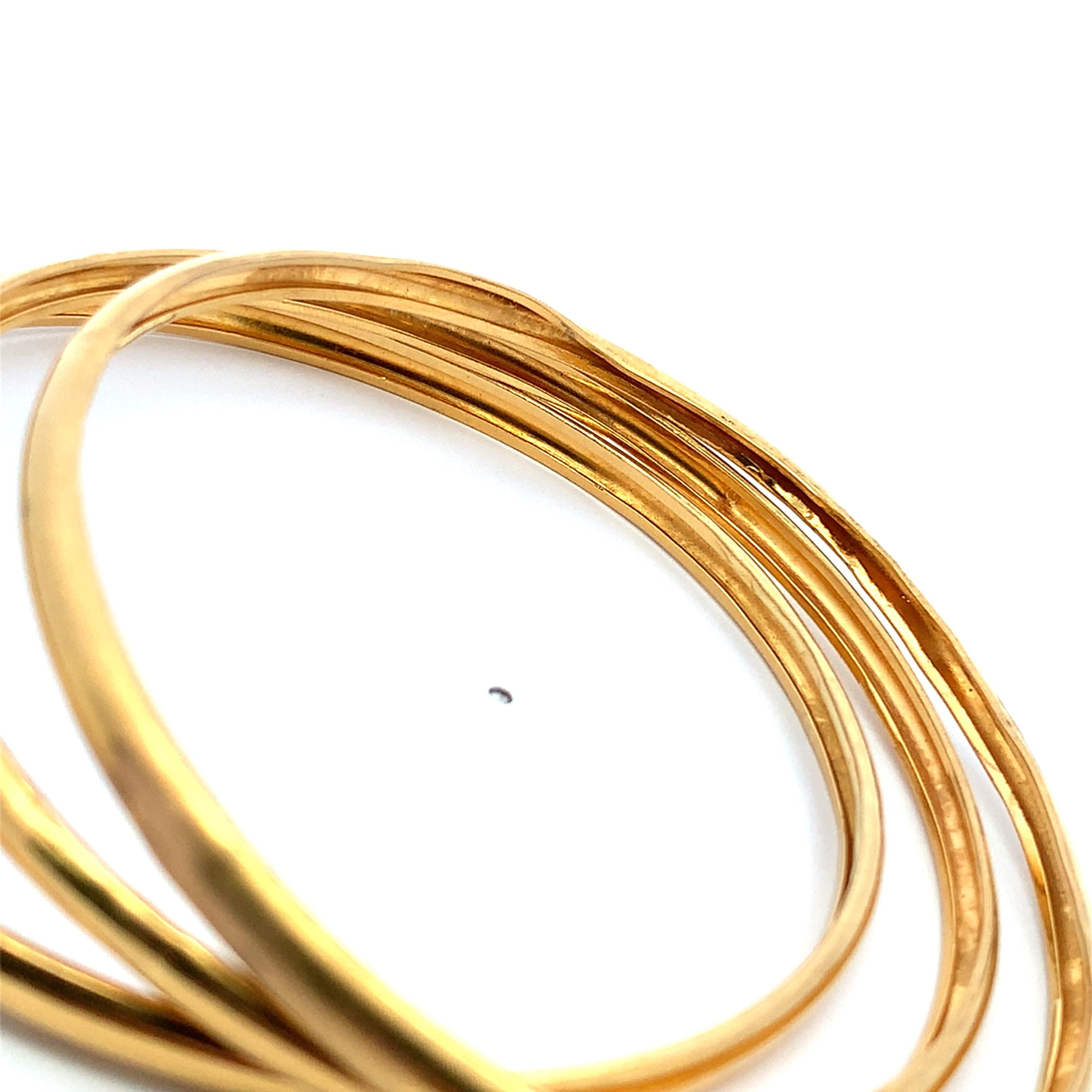 20k Yellow gold matching plain bangle bracelets For Sale 2