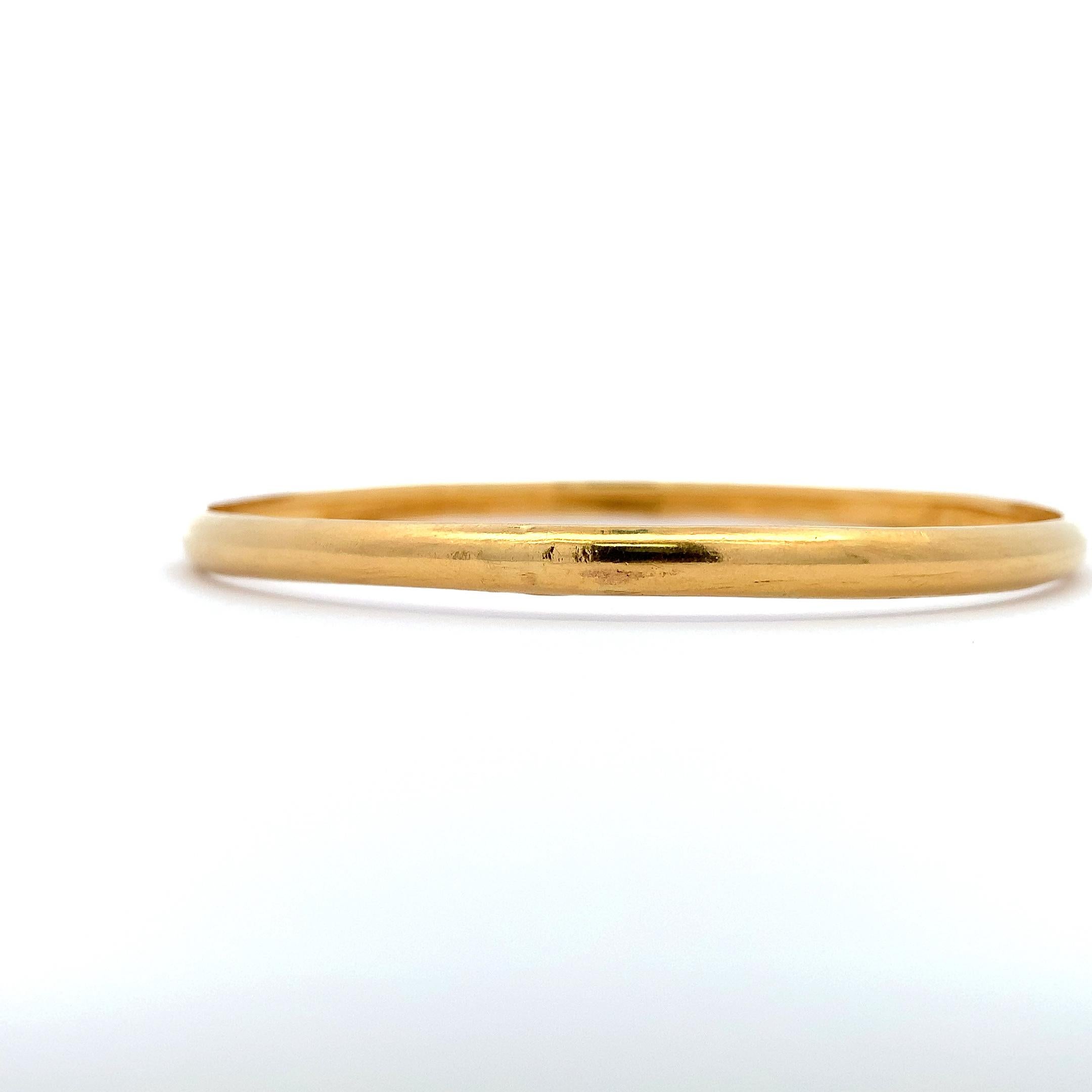 20k Yellow gold plain polished chunky bangle bracelet For Sale 1