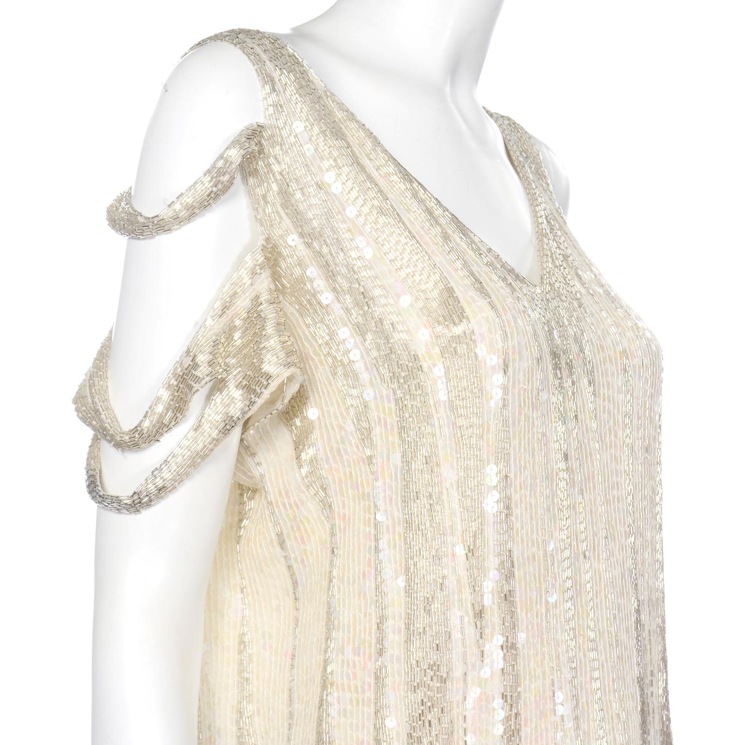 20s Inspired White & Silver Beaded Flapper Style Evening Dress w Beads & Sequins In Excellent Condition In Portland, OR