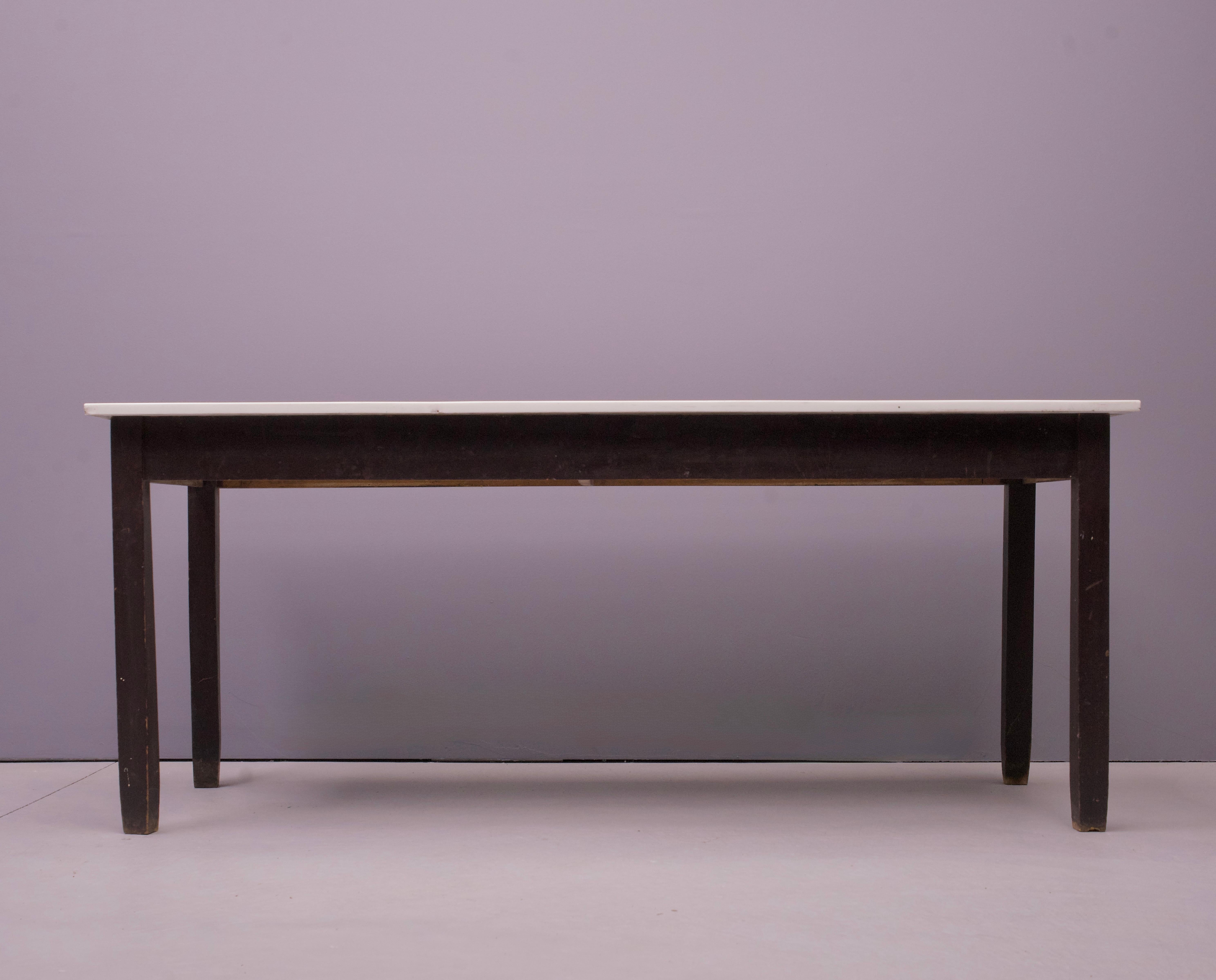 Américain Table de travail en verre au lait Vitrolite des années 20 Chef Chocolatier Table de confiseur Cuisine en vente