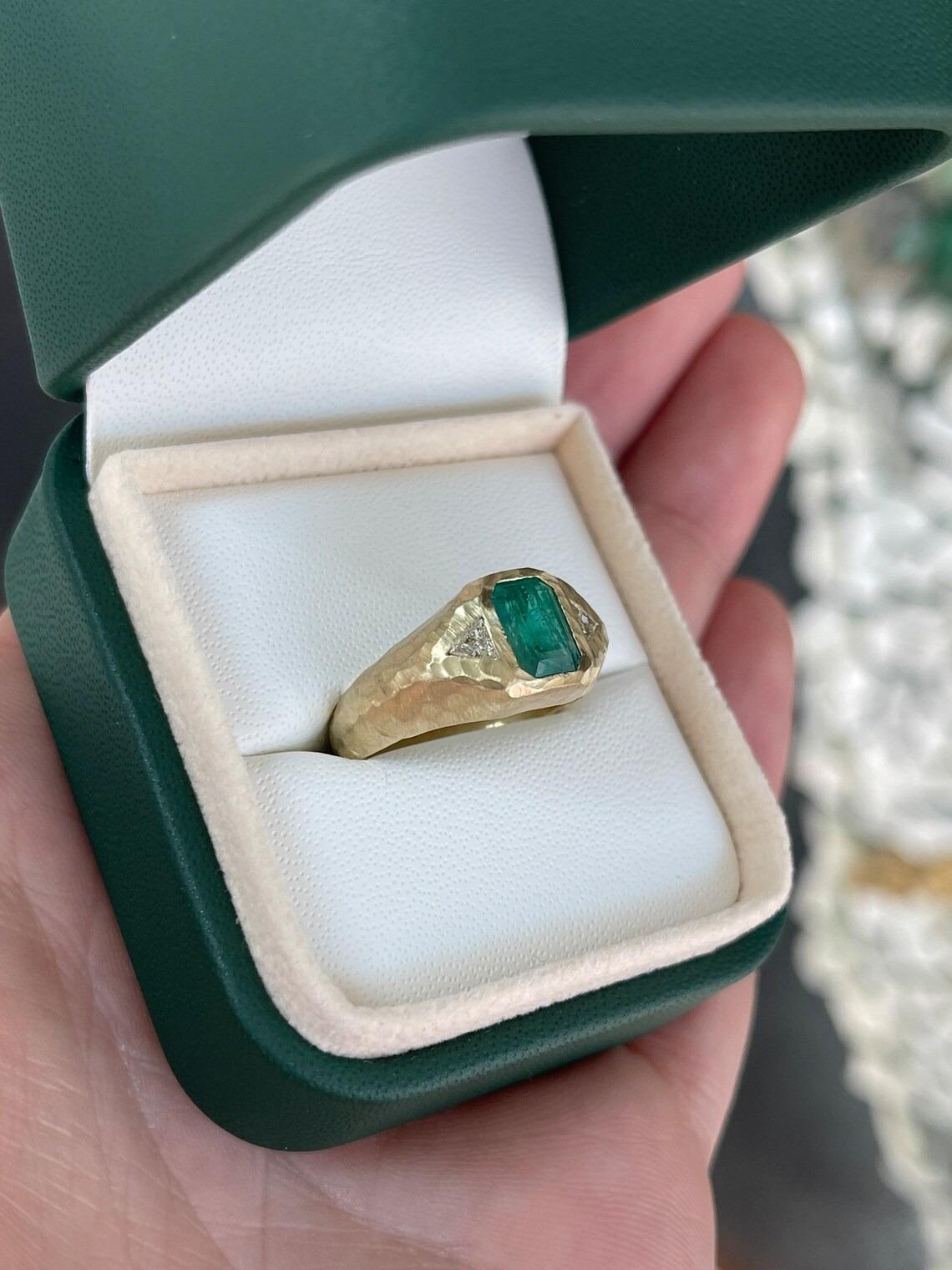 Women's or Men's 2.0tcw 14K Emerald Cut Emerald Vertical & Trillion Diamond 3 Stone Gold Finish For Sale