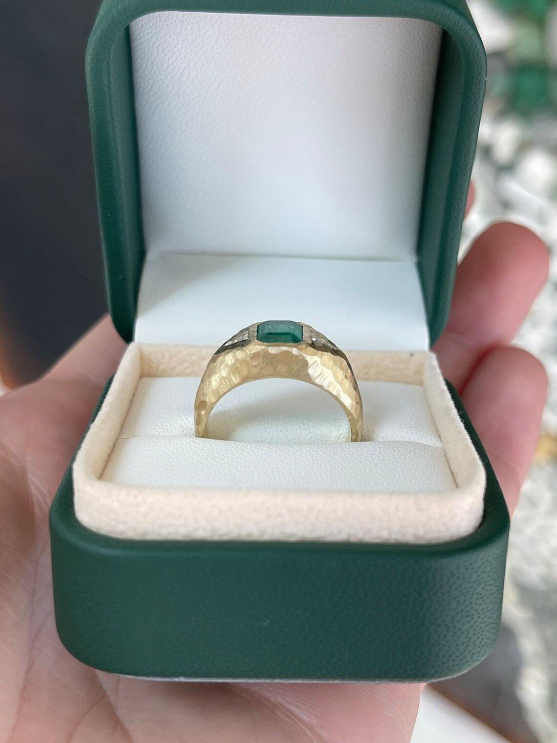 2.0tcw 14K Emerald Cut Emerald Vertical & Trillion Diamond 3 Stone Gold Finish For Sale 2