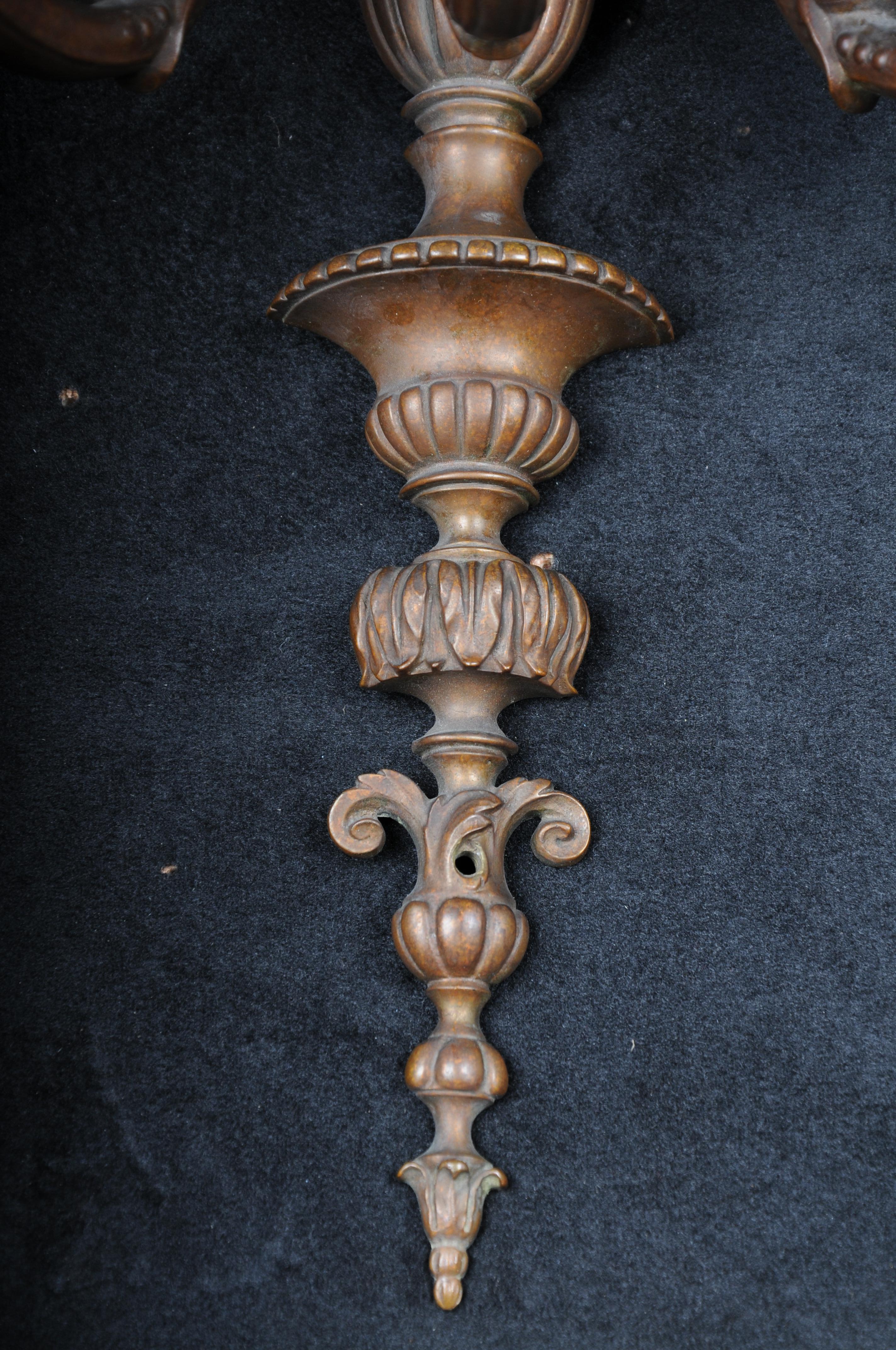 20th Beautiful Bronze Wall Lamp/Sconces in Louis XVI For Sale 4