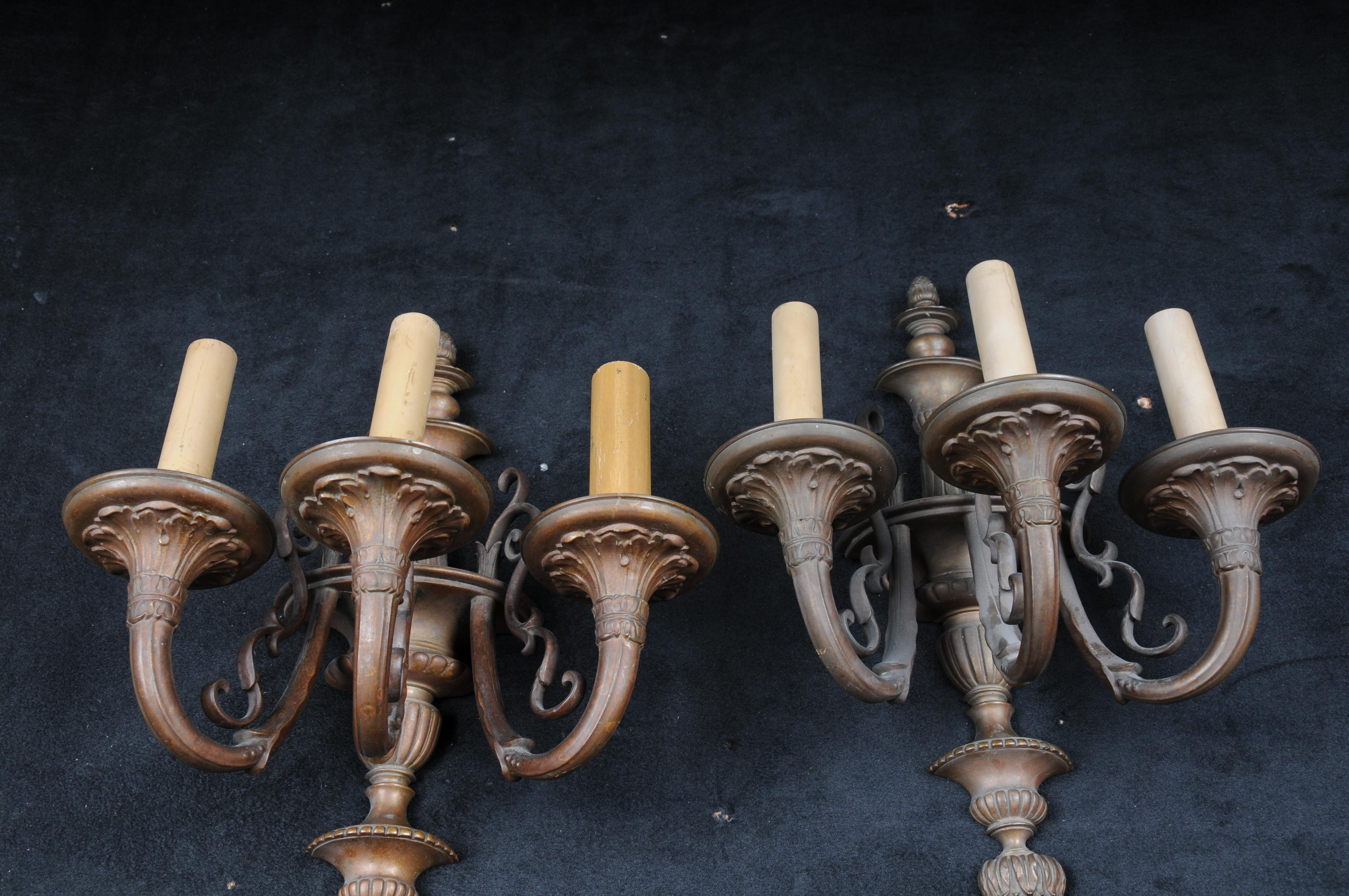 20th Beautiful Bronze Wall Lamp/Sconces in Louis XVI For Sale 5