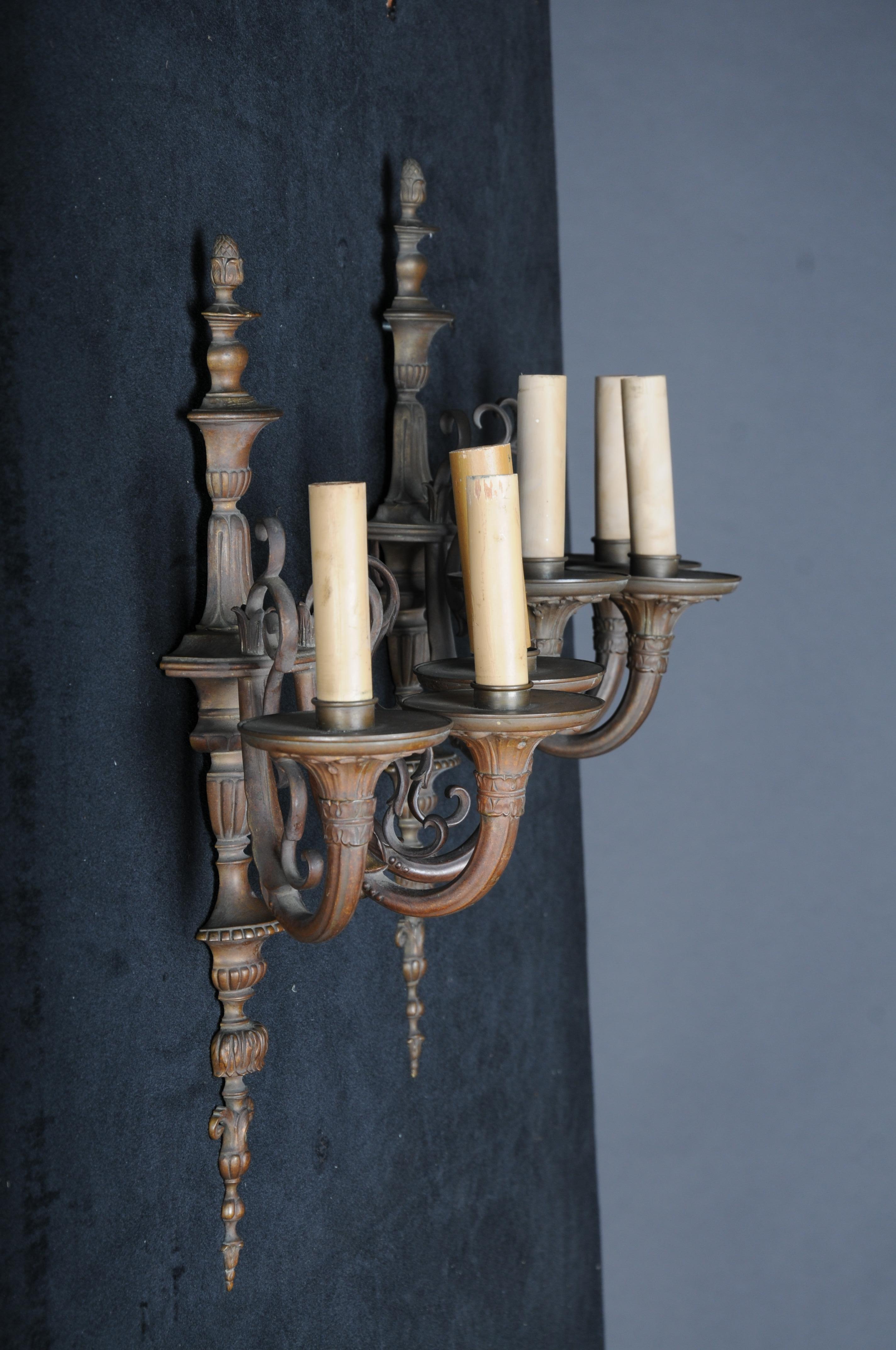 20th Beautiful Bronze Wall Lamp/Sconces in Louis XVI For Sale 8