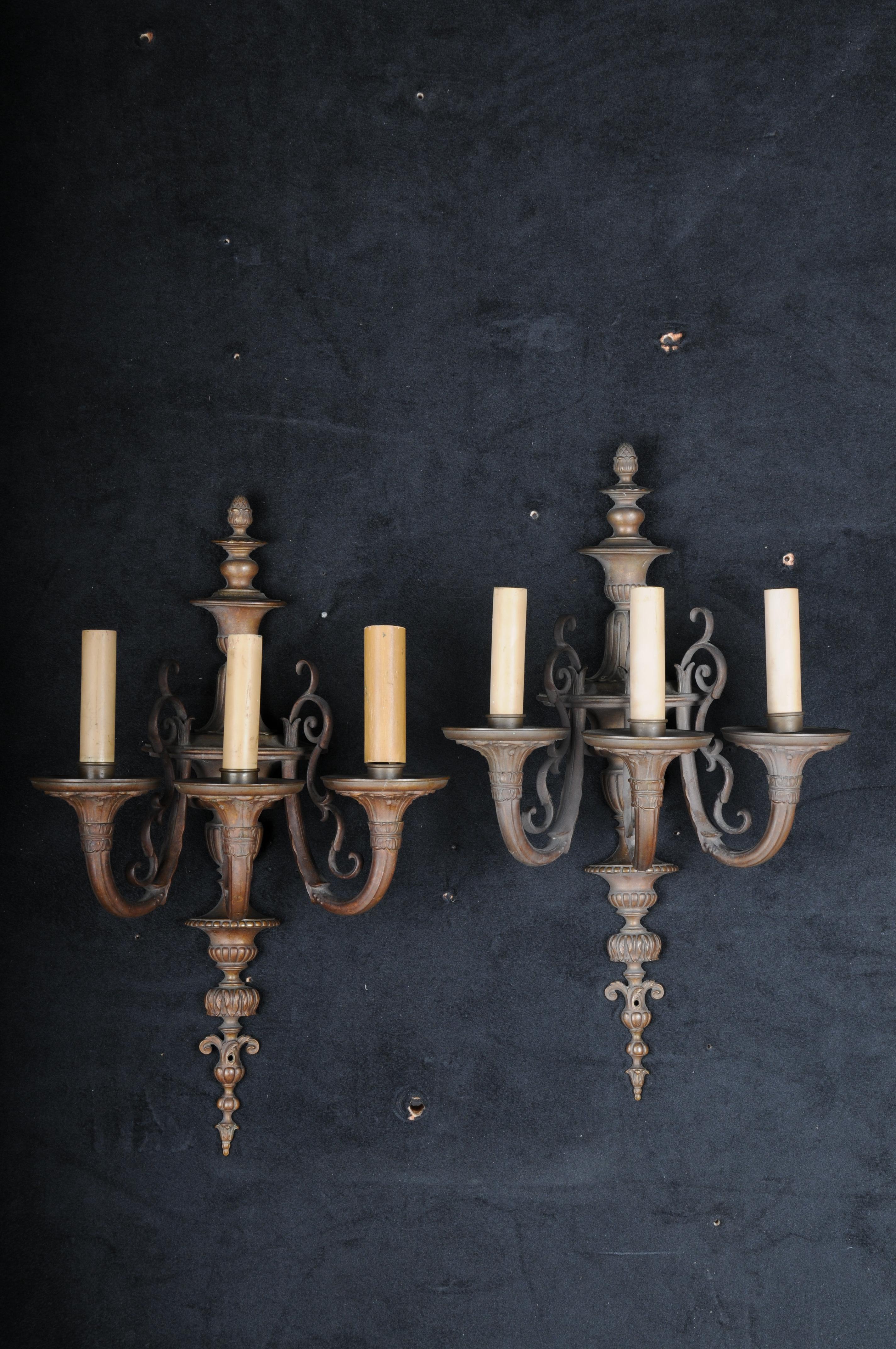 20th beautiful bronze Wall Lamp/sconces in Louis XVI
Classic French Louis XVI style sconces. Each with three curved light arms
Electrified and operational.