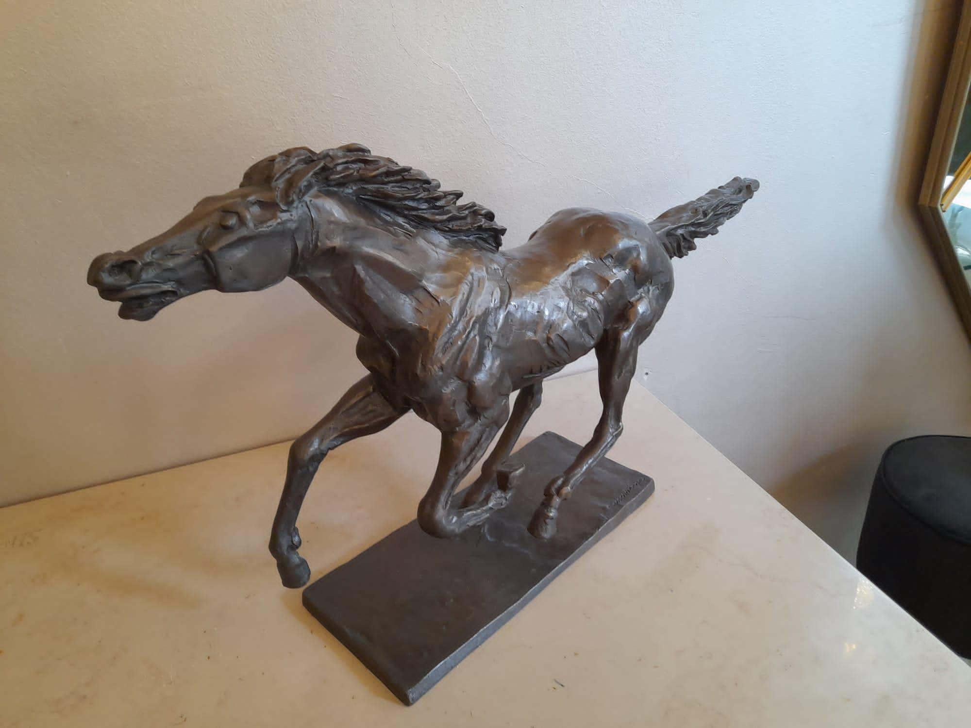 20ième siècle Sculpture de cheval en bronze du 20ème siècle par Messina