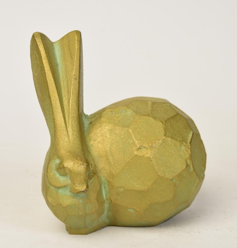 C.20., A.I.C., ensemble de sculptures animales japonaises en bronze représentant une souris, un bélier et un lapin. en vente 2