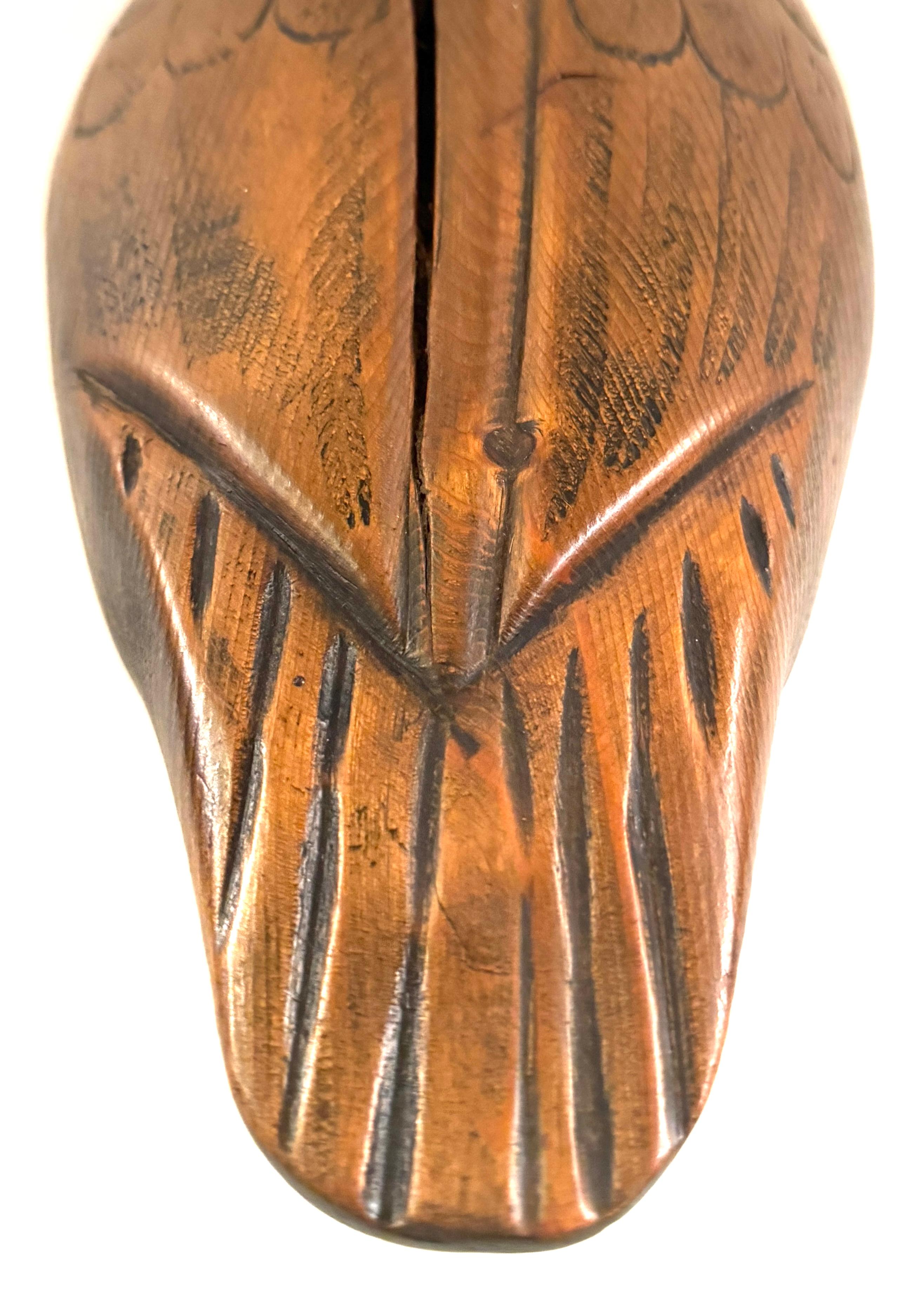 20ième siècle 20ème C.  Sculpture en bois naturel sculpté de Swan articulé en vente