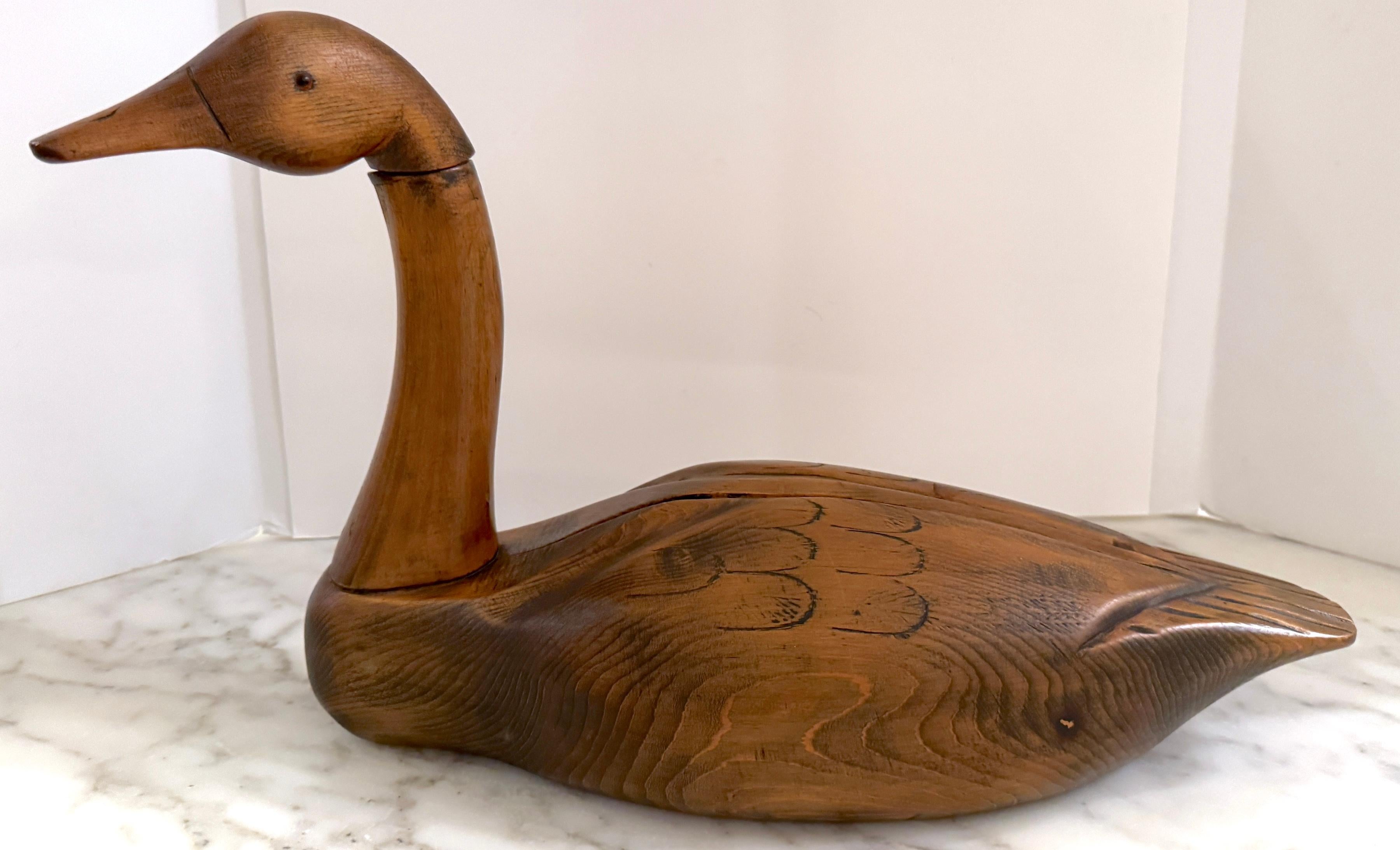 20ème C.  Sculpture en bois naturel sculpté de Swan articulé en vente 2