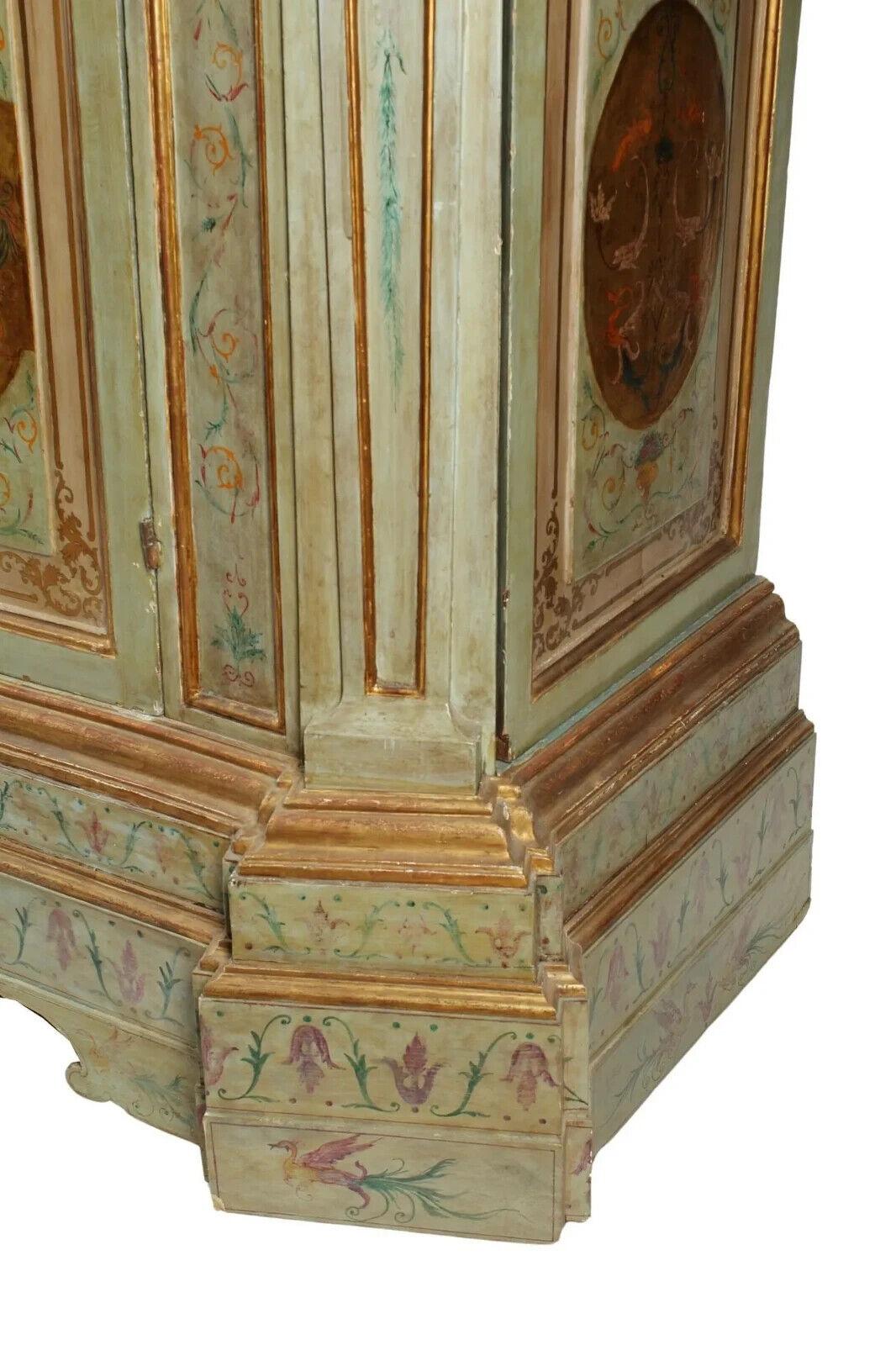 Européen 20th C. Antique Continental, Parcel Gilt, Paint Decorated,  Wardrobe, Armoire! en vente