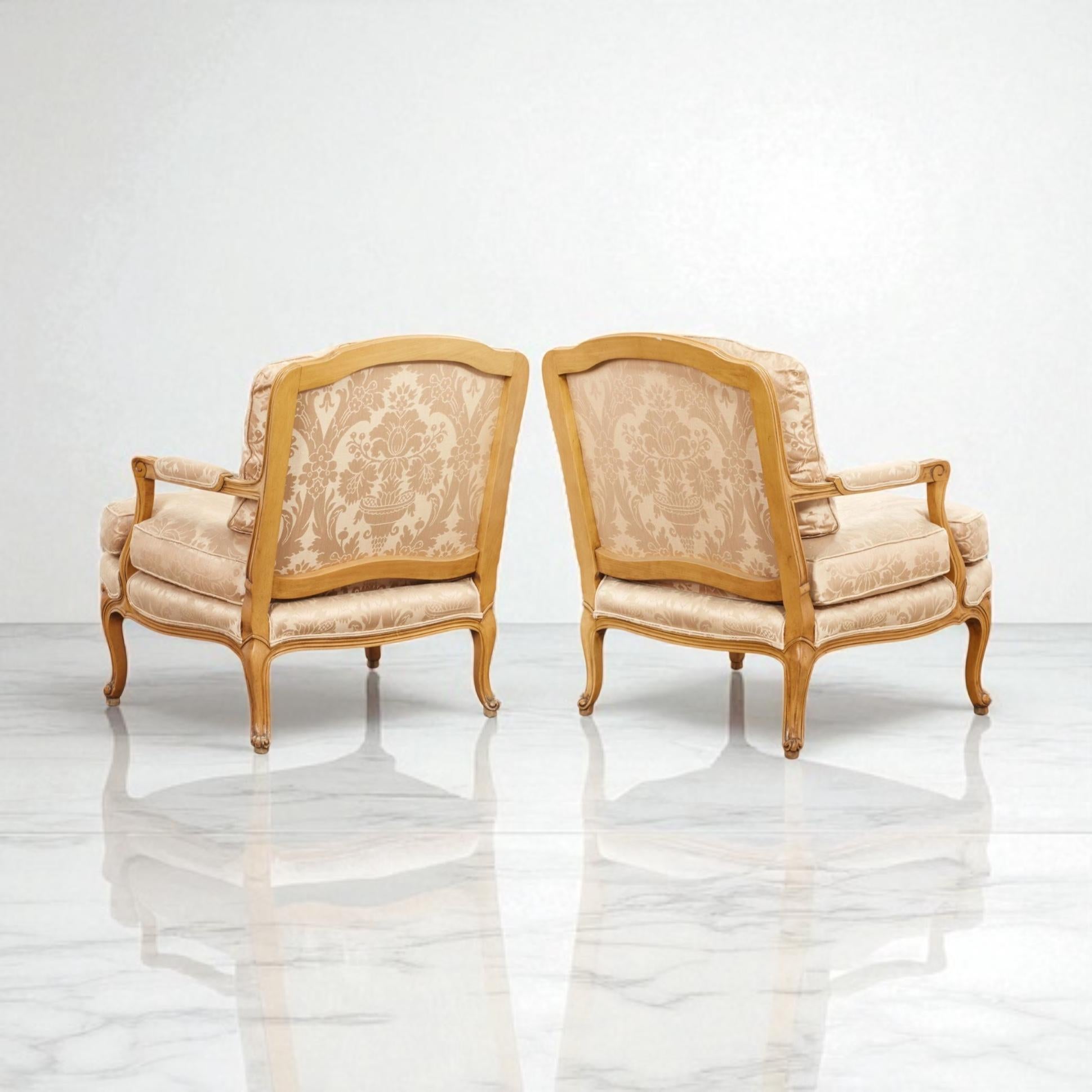 20ième siècle 20e siècle. Meubles Baker Chaises bergères françaises de style Louis XV - Paire en vente