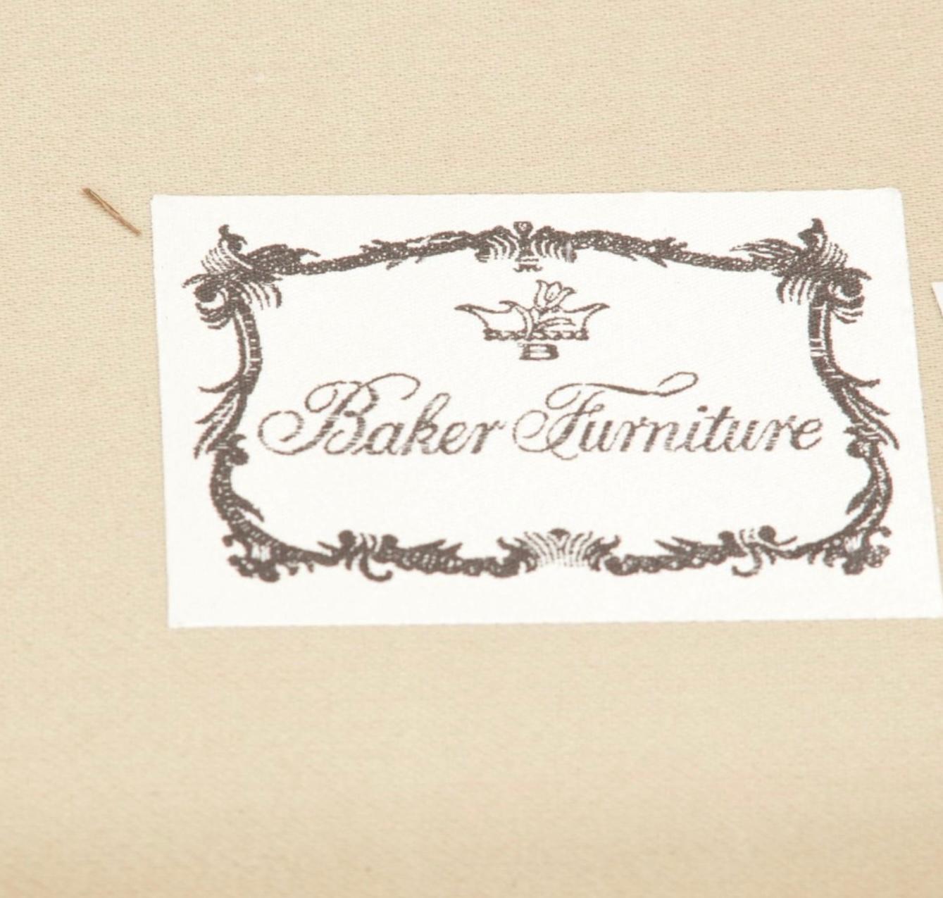 Tissu d'ameublement 20e siècle. Meubles Baker Chaises bergères françaises de style Louis XV - Paire en vente