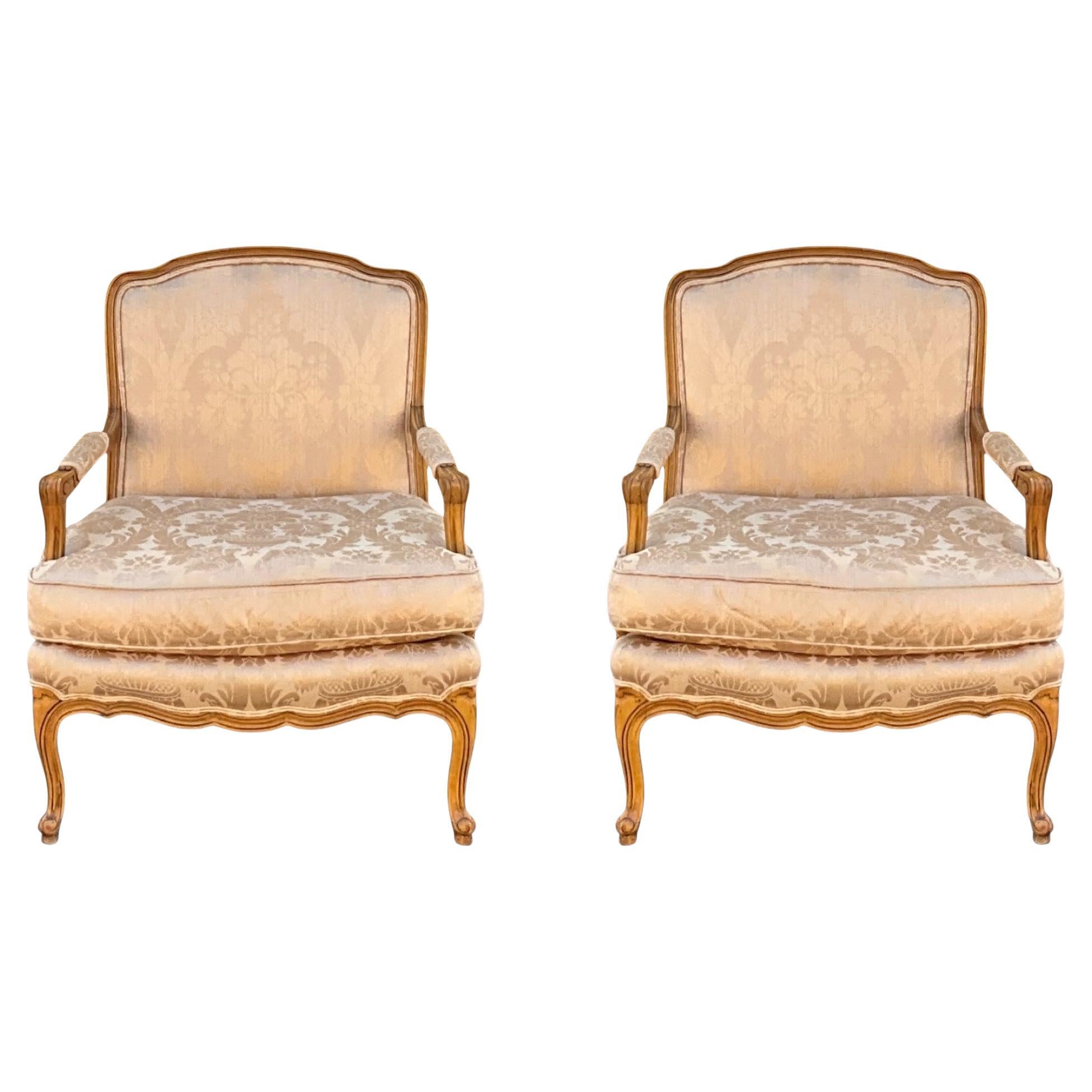 20e siècle. Meubles Baker Chaises bergères françaises de style Louis XV - Paire