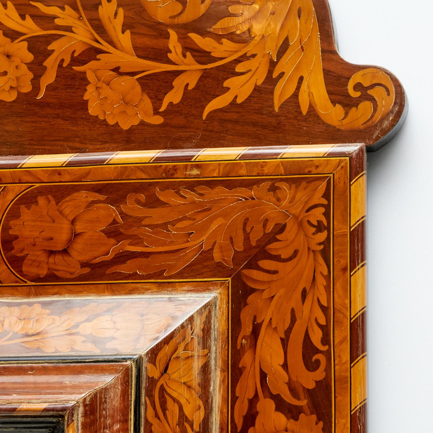 Hand-Crafted 20th C. Baroque Style Dutch Marquetry Wall Mirror, Selected by Alberto Pinto For Sale