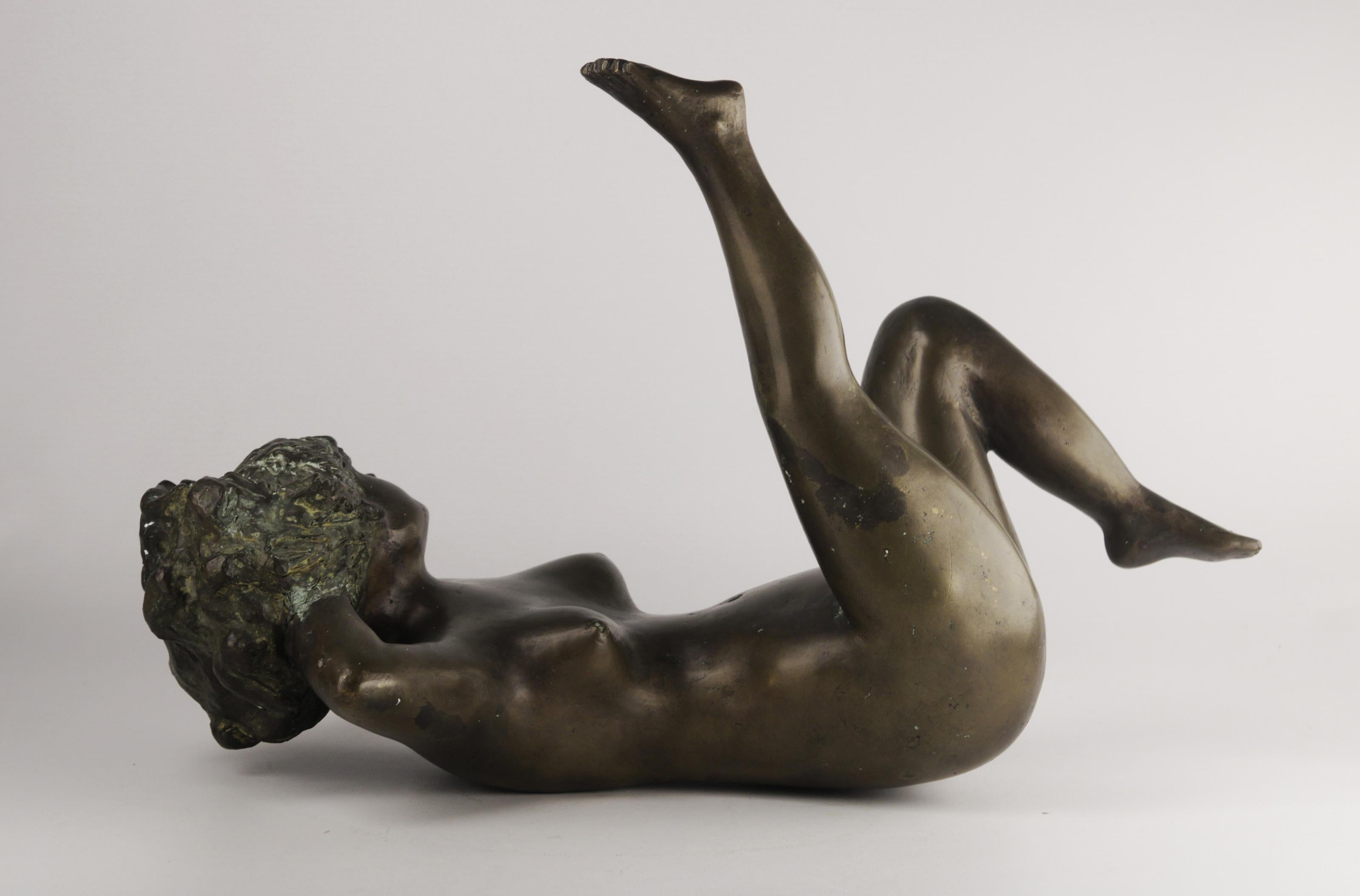 Mid-Century Modern 20th C. Bronze Sculpture of a Lying Woman by Argentine Sculptor J. Mariano Pagés For Sale