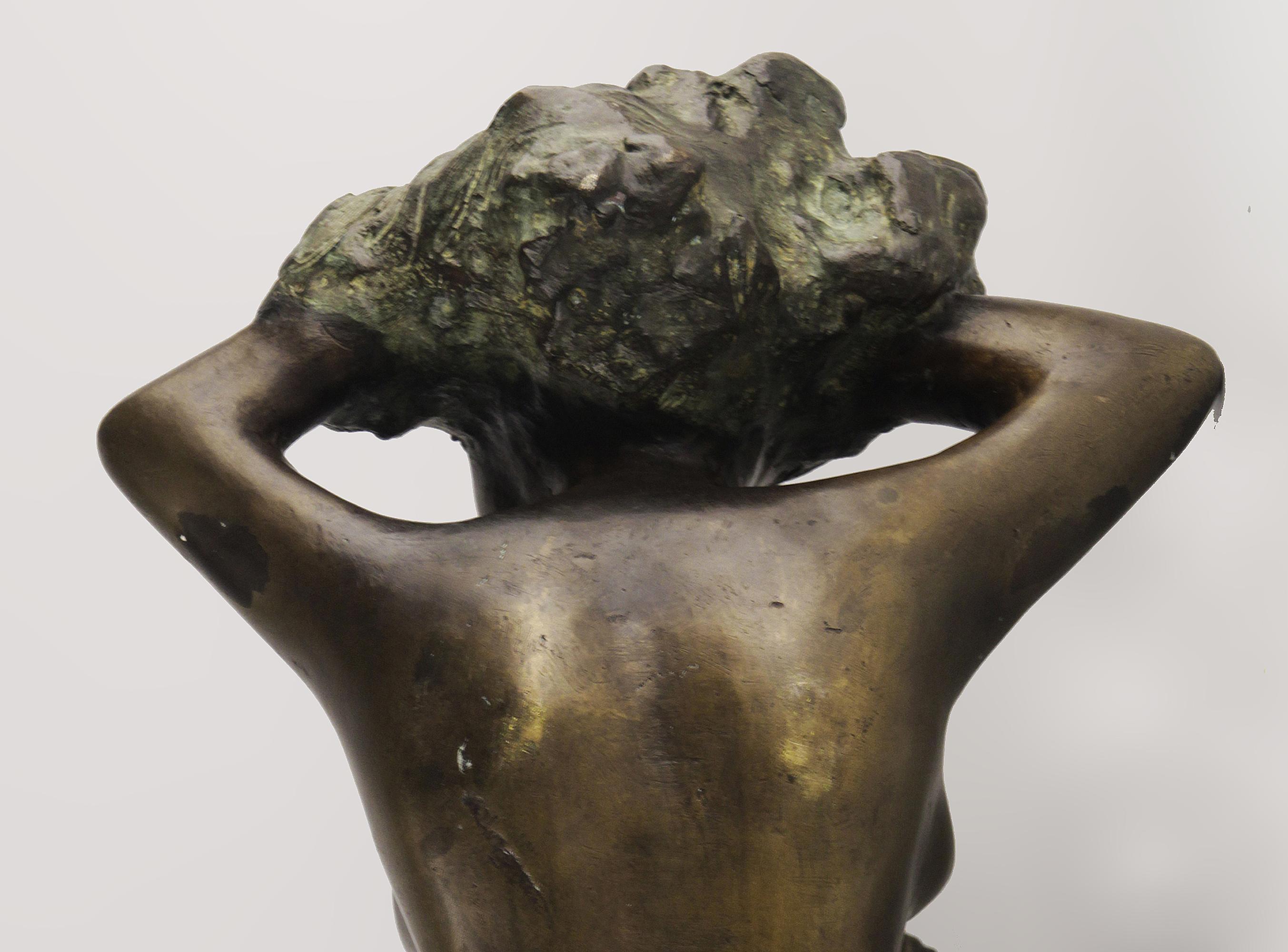 XX secolo Scultura in bronzo del 20° secolo di una donna sdraiata dello scultore argentino J. Mariano Pagés in vendita