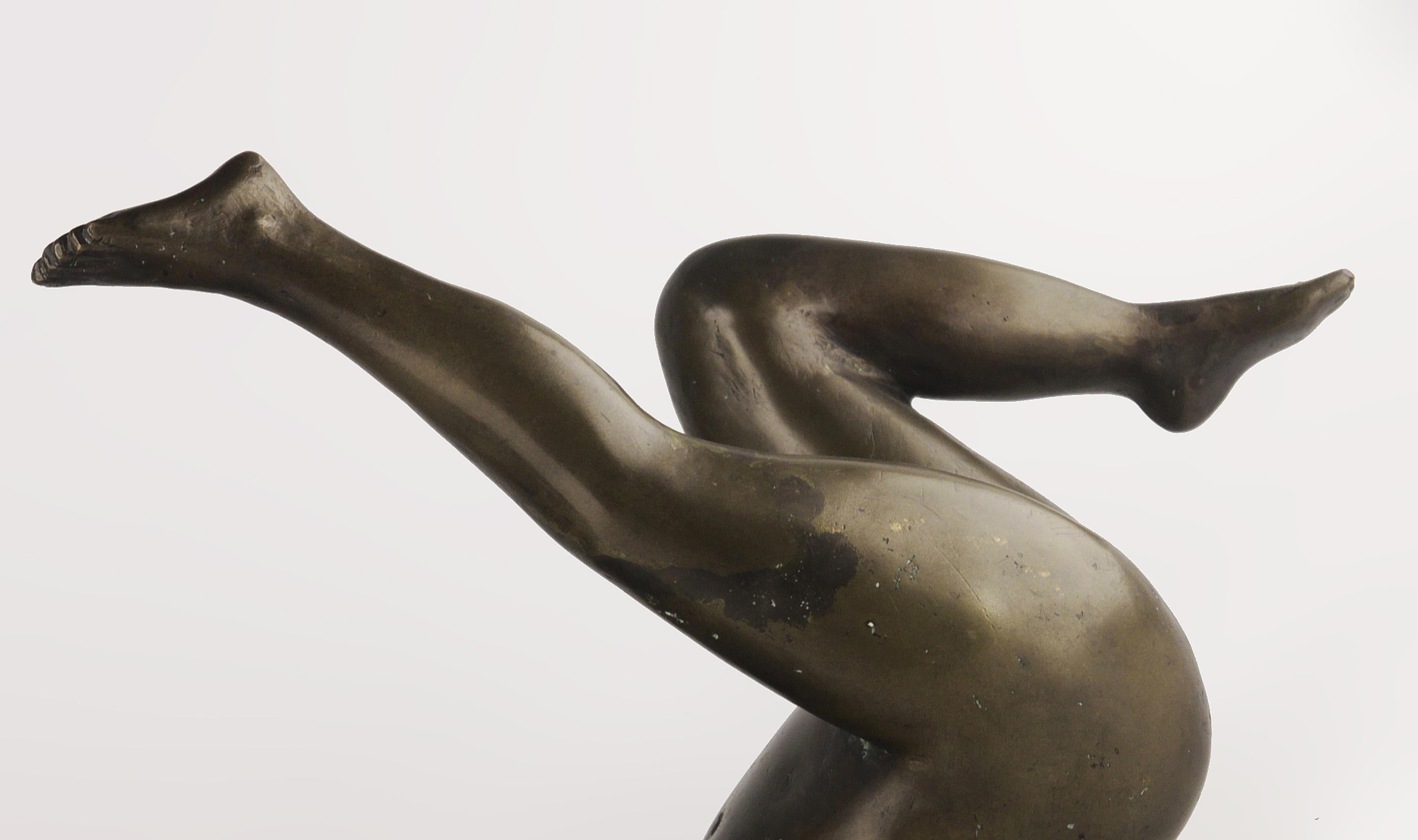 Scultura in bronzo del 20° secolo di una donna sdraiata dello scultore argentino J. Mariano Pagés in vendita 1