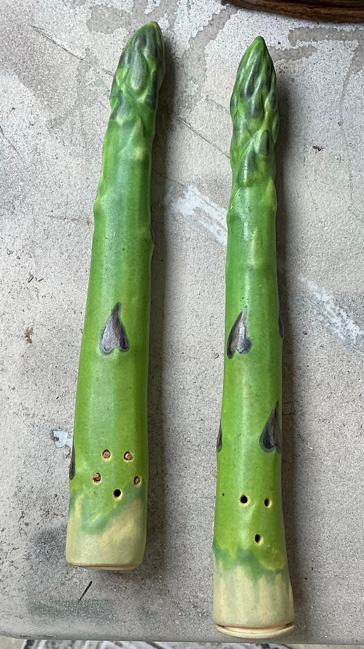 20th Century 20th-C. California Studio Pottery Asparagus Salt & Pepper - Patricia Garrett