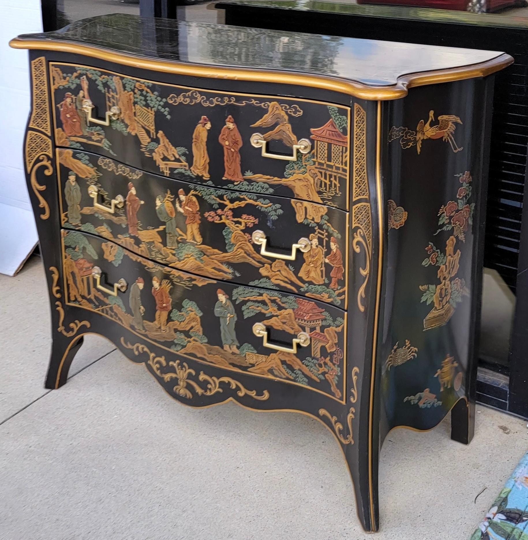 20th-C. Chinoiserie Serpentine Black and Gilt Chest of Drawers by Drexel, Pair In Good Condition In Kennesaw, GA