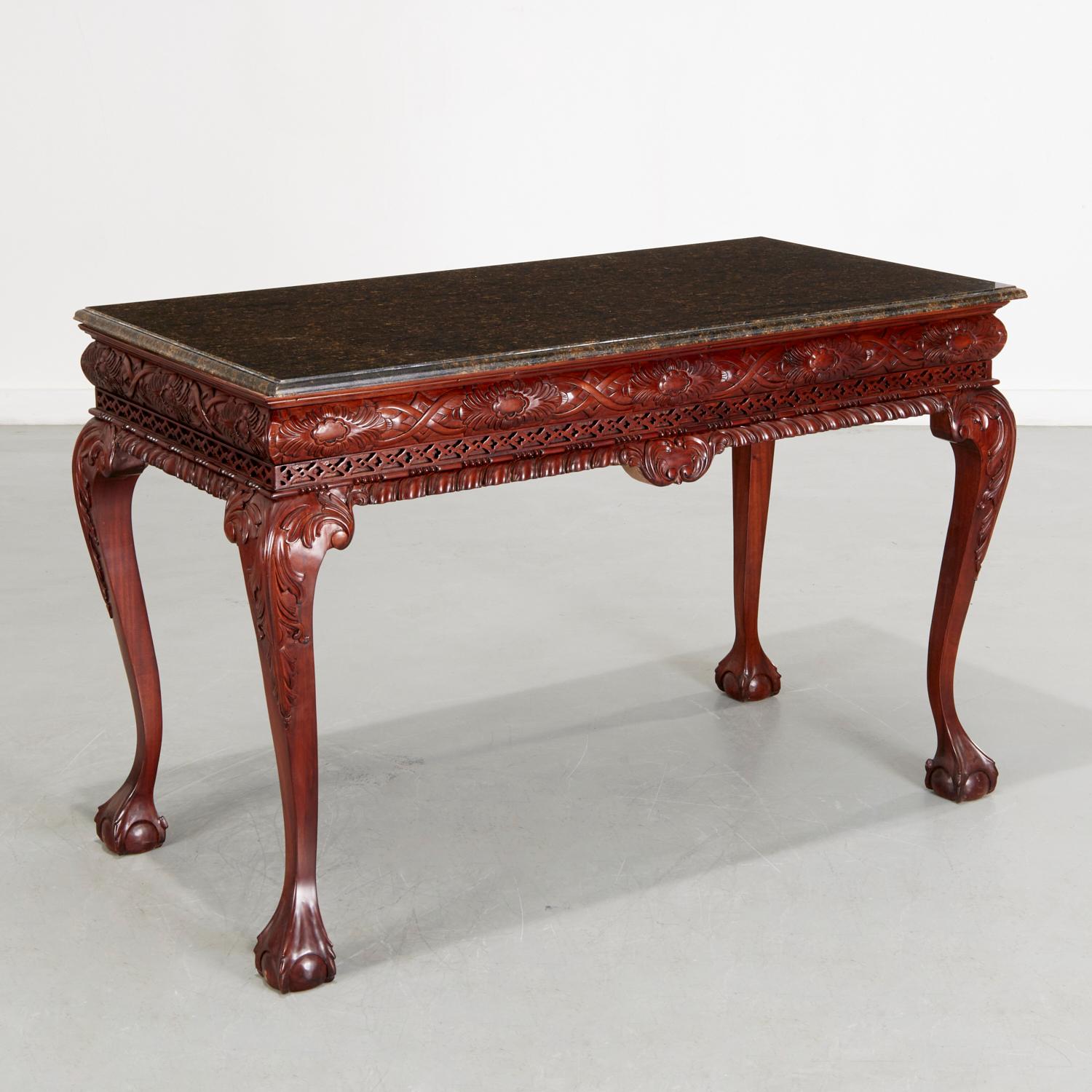 Table console en acajou de style Chippendale du 20e siècle avec plateau en marbre vert  en vente 2