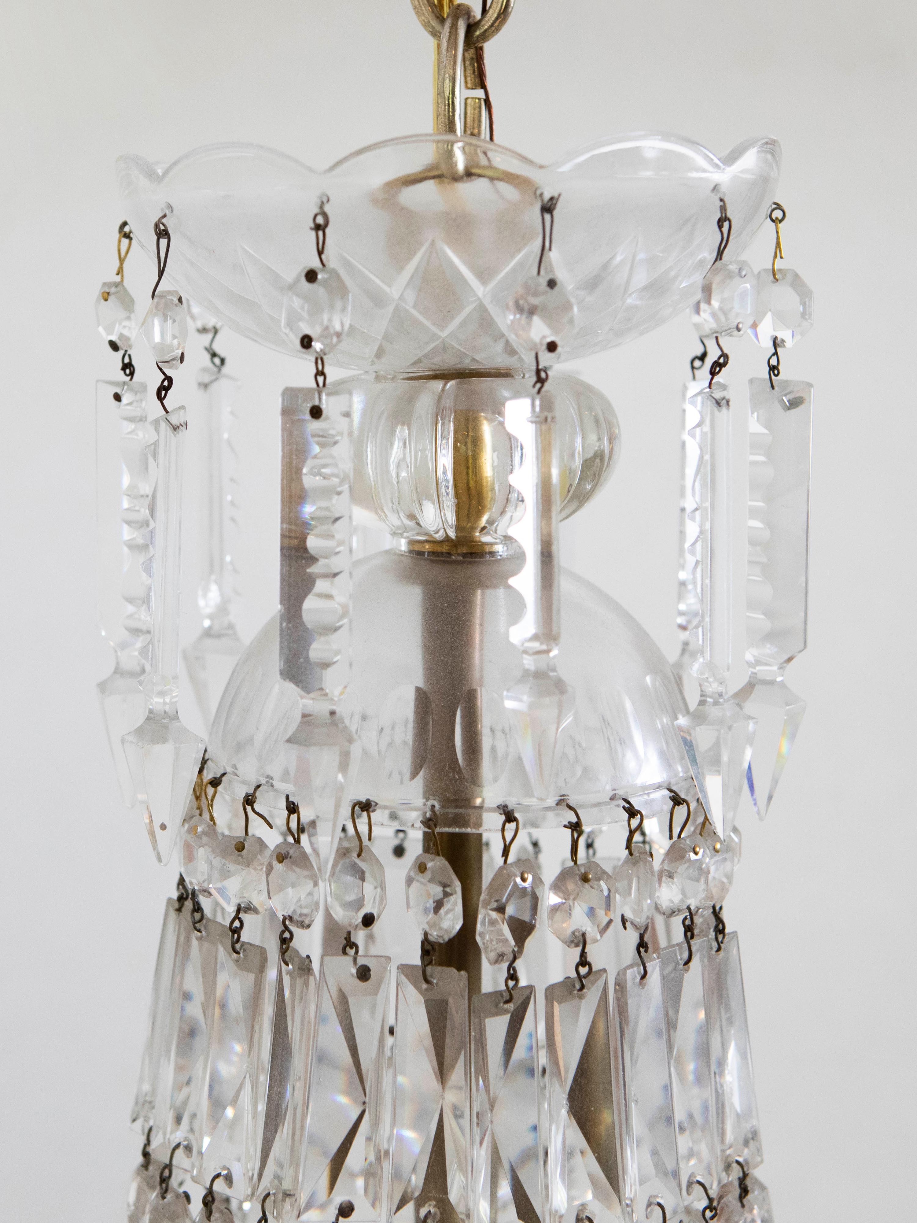 20th Century Crystal and Brass Basket Chandelier In Good Condition In Chicago, IL