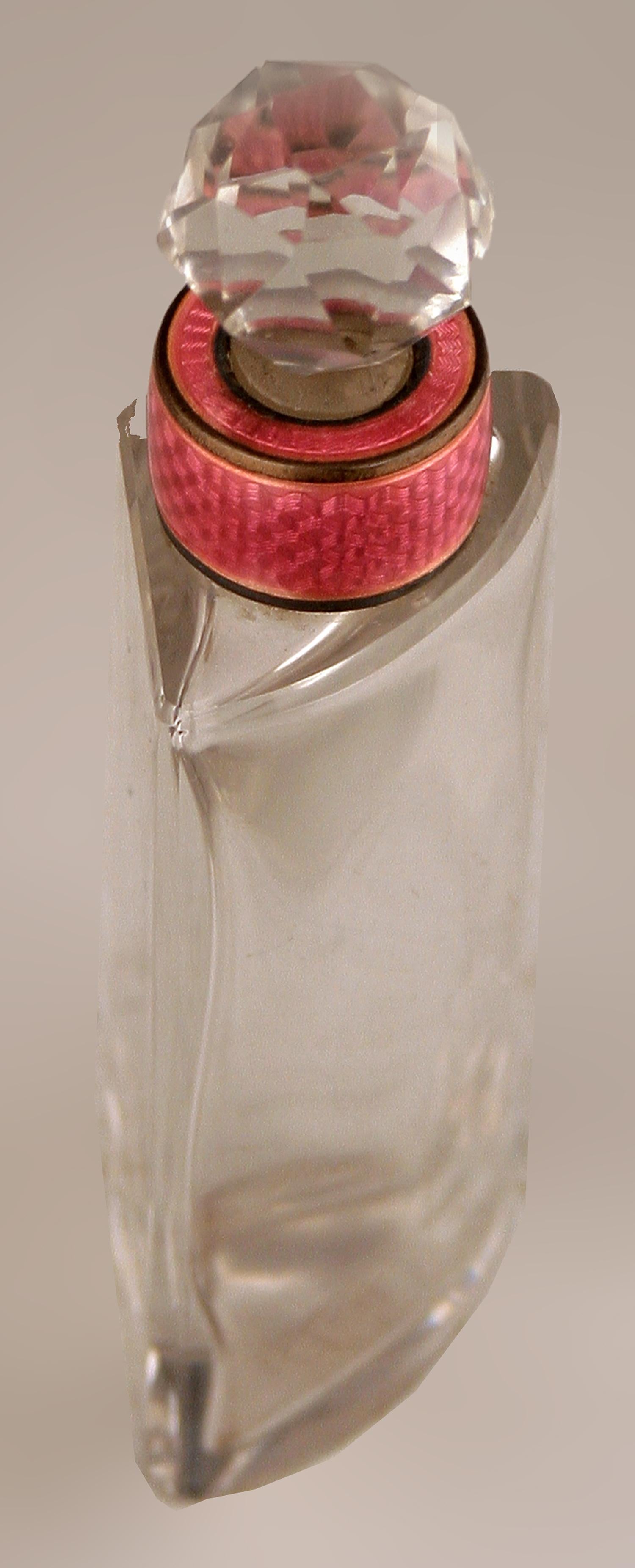Englisches Set von Guilloche-Emaille-Parfümflaschen aus dem 20. Jahrhundert mit Silbersockel im Angebot 1