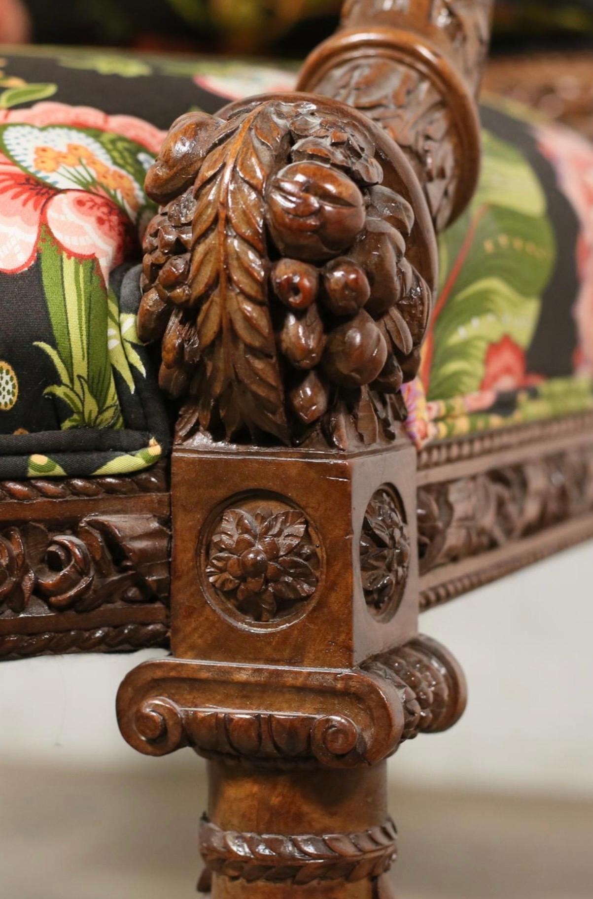 XX secolo 20° C. Poltrona bergere francese in stile Luigi XVI, intagliata in legno di frutta in vendita