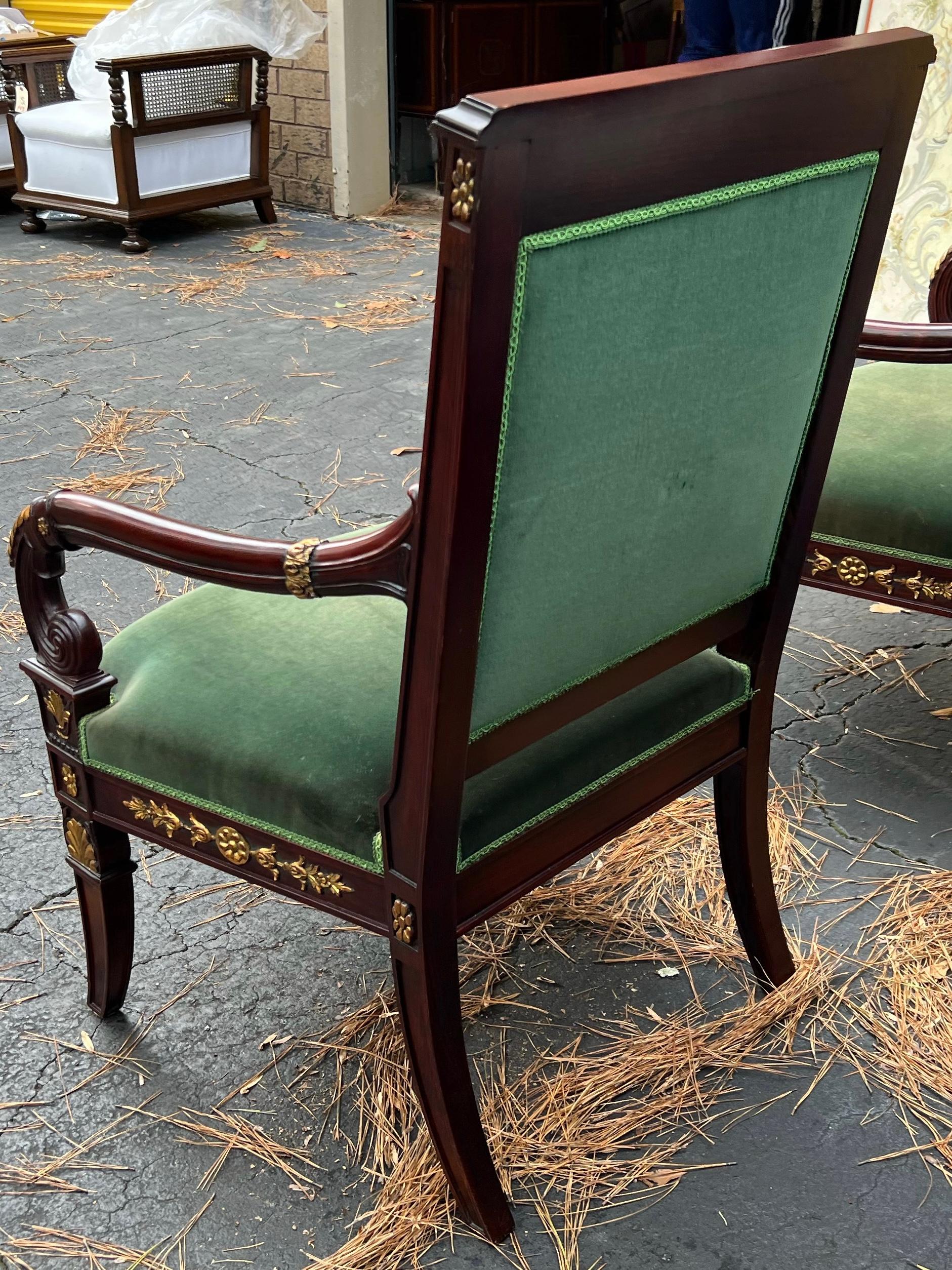 20th-C. Fruitwood and Giltwood Italian Bergere Chairs in Green Velvet, Pair In Good Condition For Sale In Kennesaw, GA