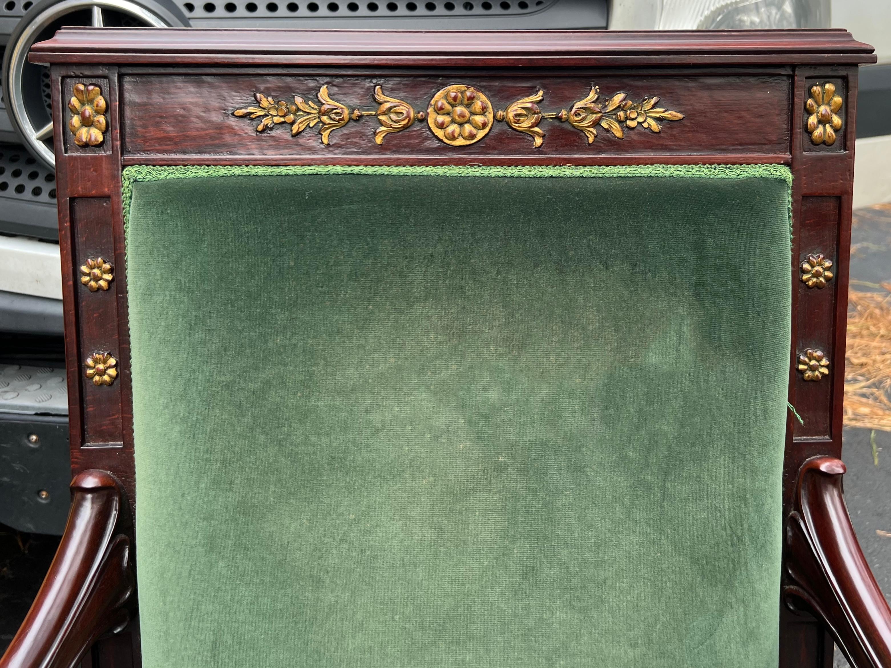 20th-C. Fruitwood and Giltwood Italian Bergere Chairs in Green Velvet, Pair For Sale 3