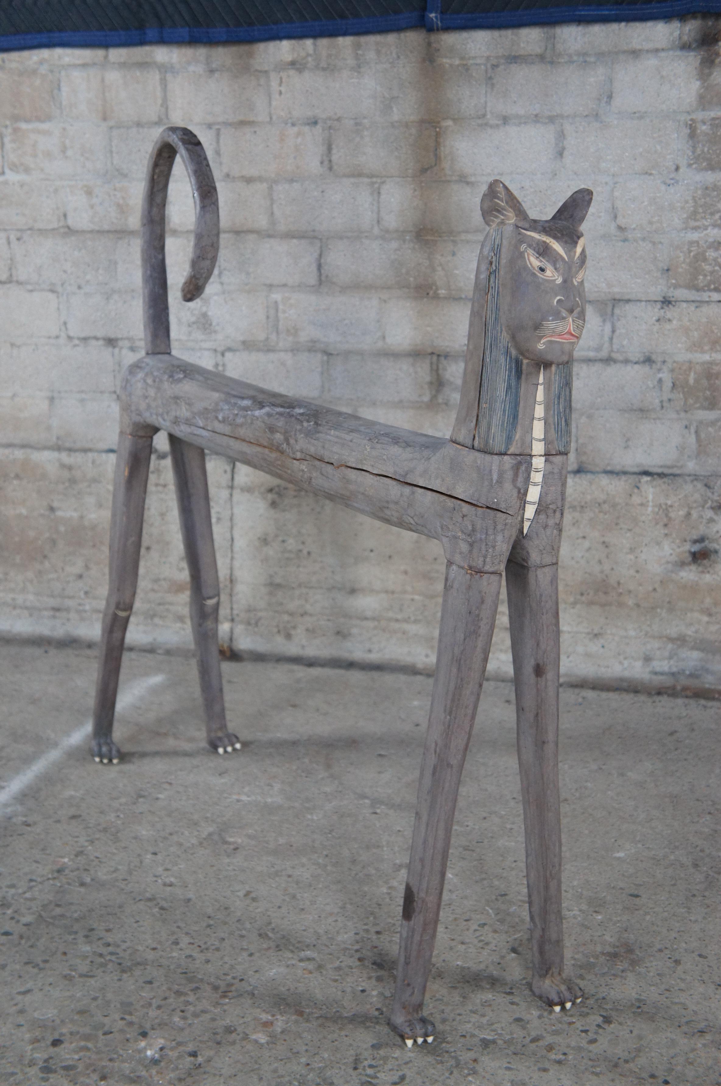Bali-Katzen-Skulptur, handgeschnitzte Skulptur, ägyptische Wiedergeburt, 20. Jahrhundert im Angebot 1