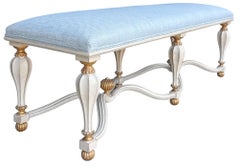 20-C. Banco / Otomana de seis patas de madera dorada tallada y pintada de estilo rococó italiano