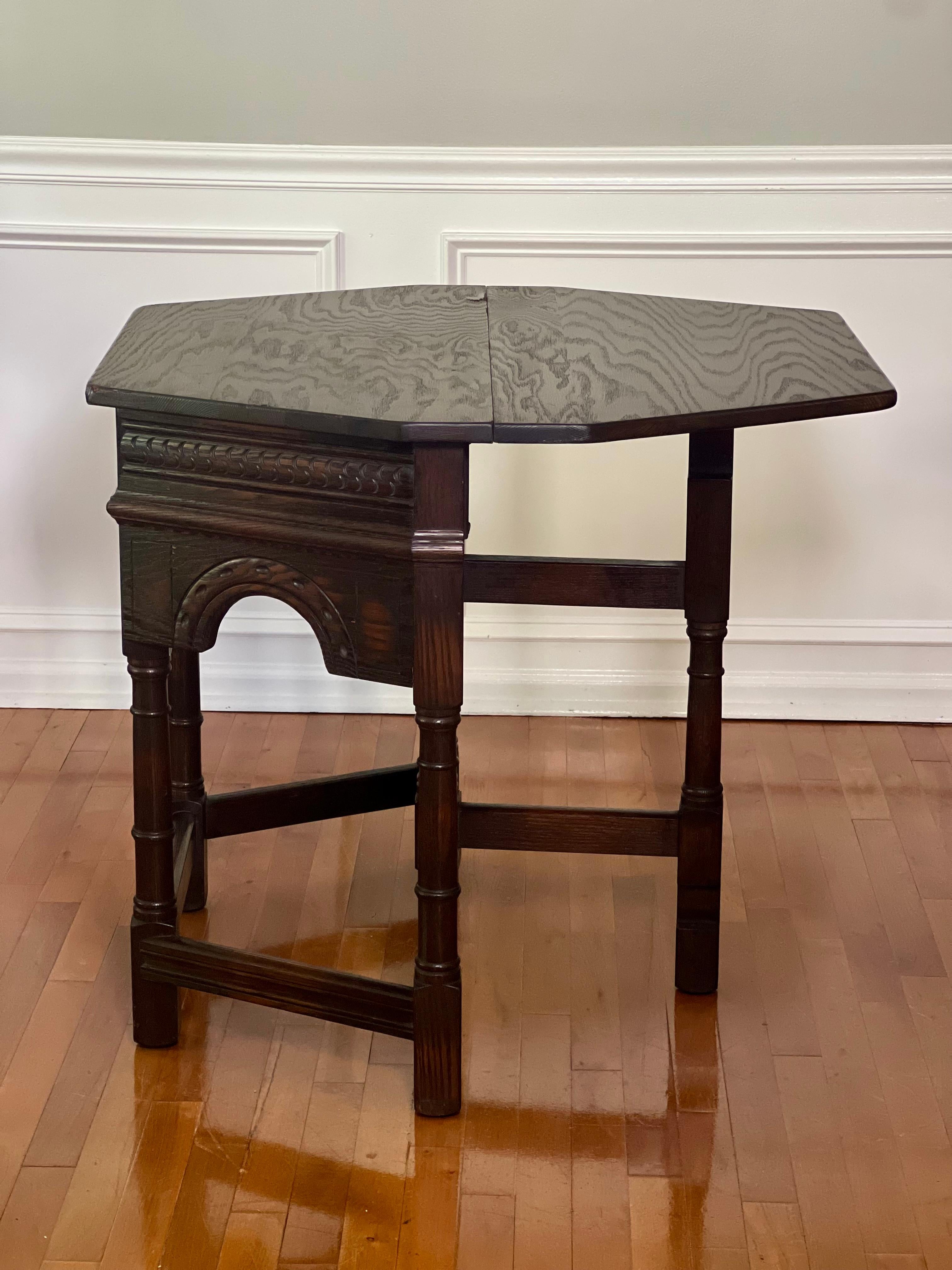 20th Century 20th C. Jacobean Style Oak Flip-Top Console or Credence Table by Peck & Hills For Sale
