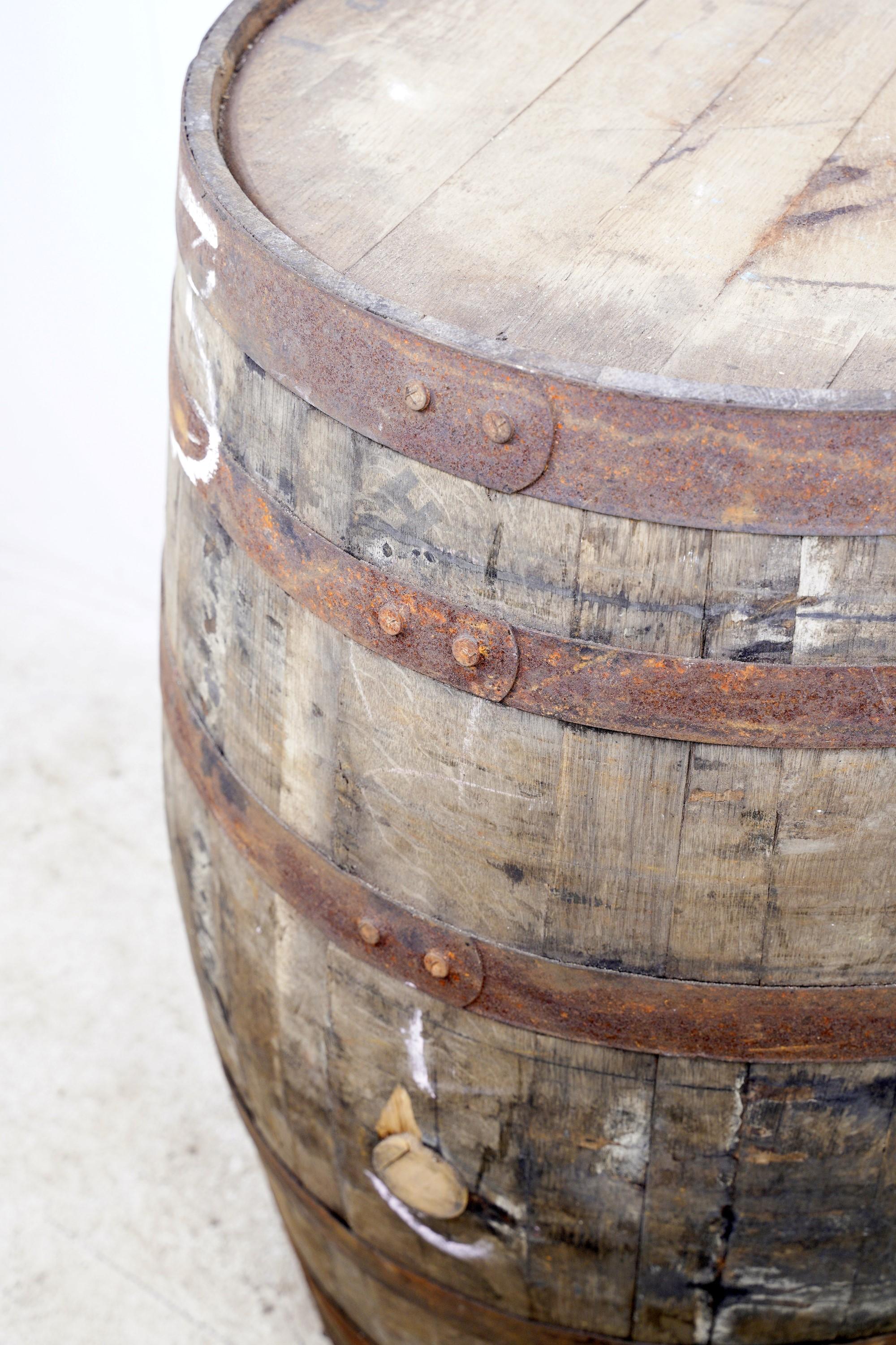 barrel with straps