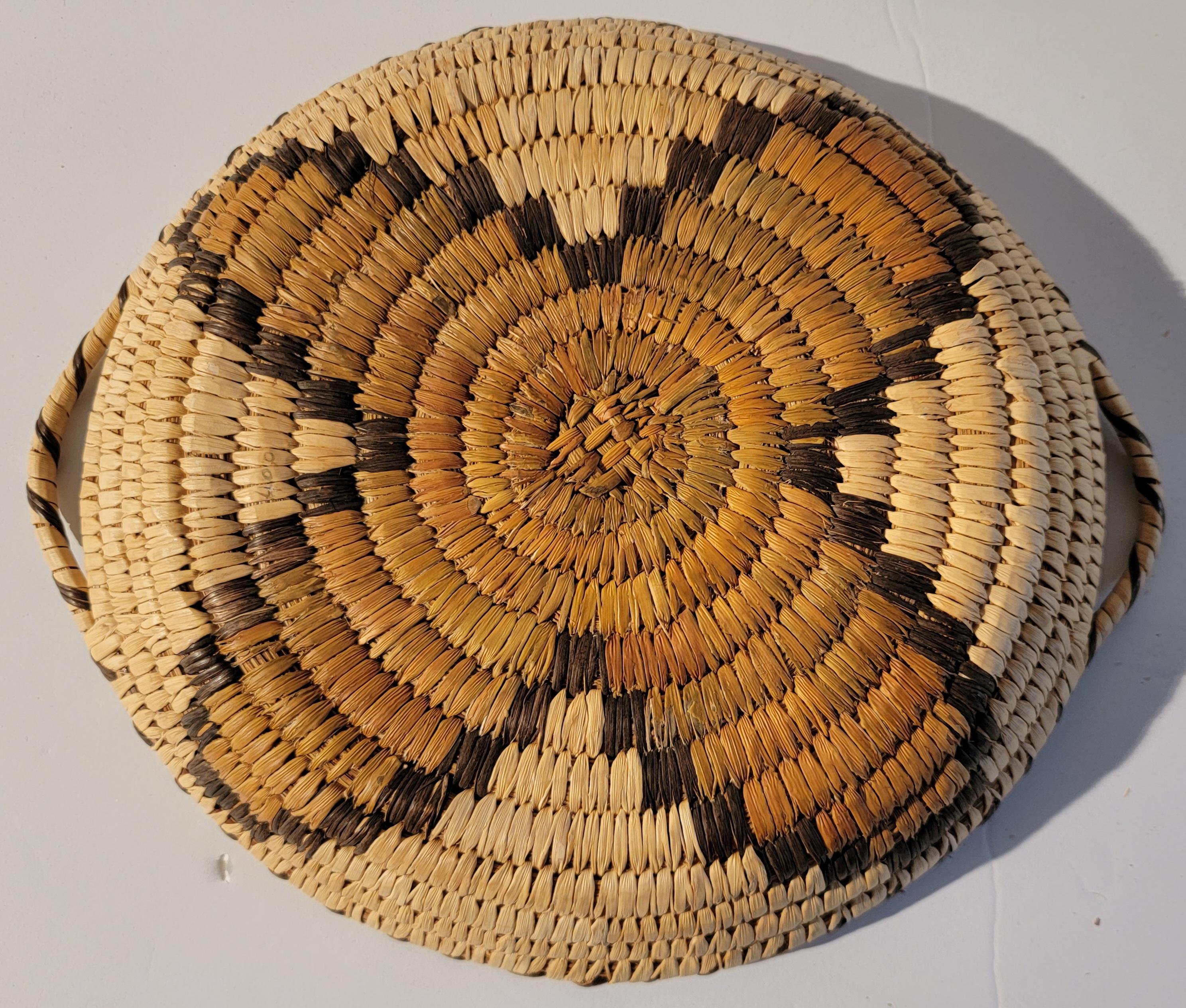 20th C Medium Hand Woven Papago Indian Tray with Handles In Good Condition For Sale In Los Angeles, CA