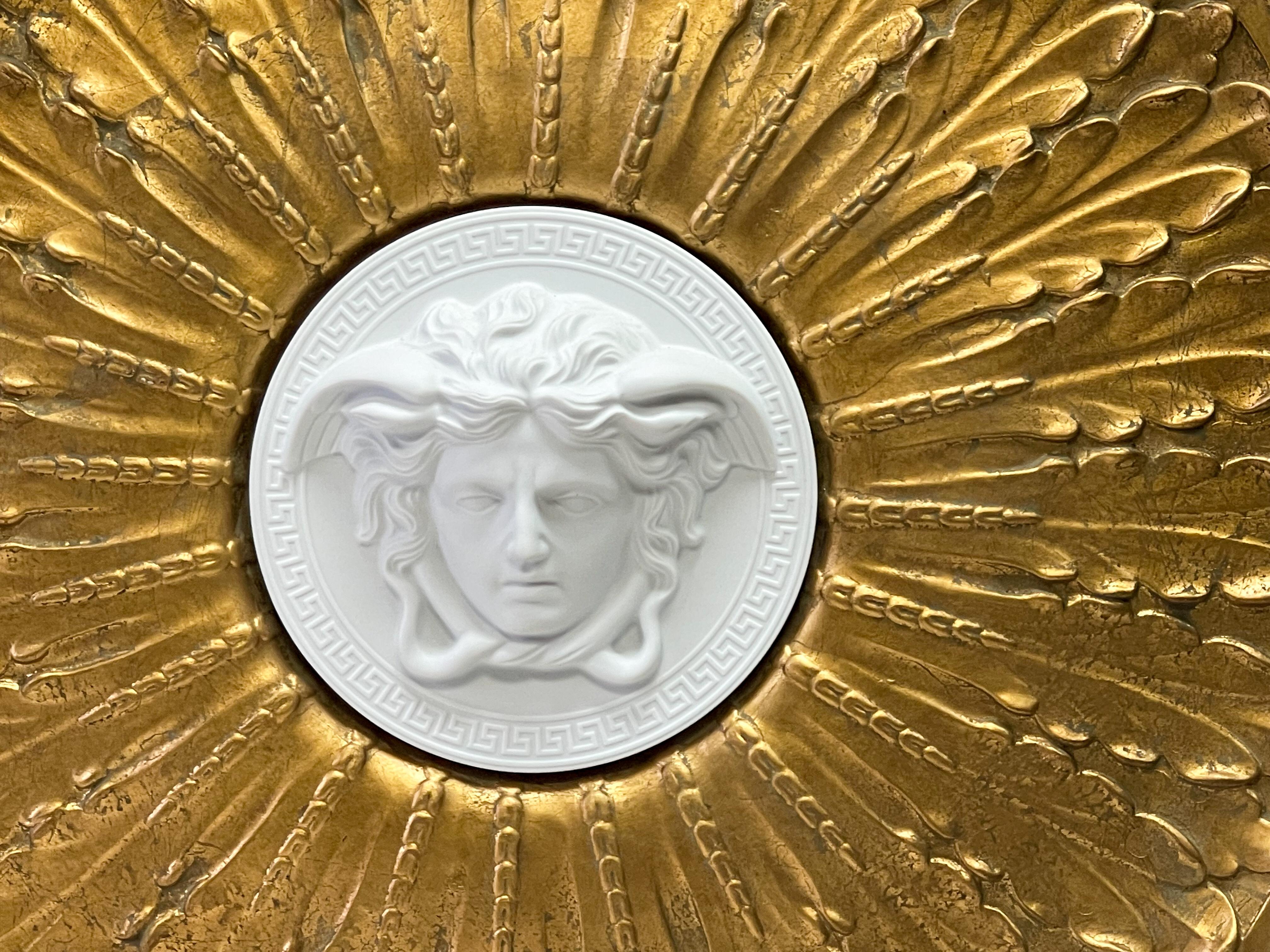 20th-C. Neo-Classical Style Gilded Sunburst Medallion by Versace / Rosenthal In Good Condition In Kennesaw, GA