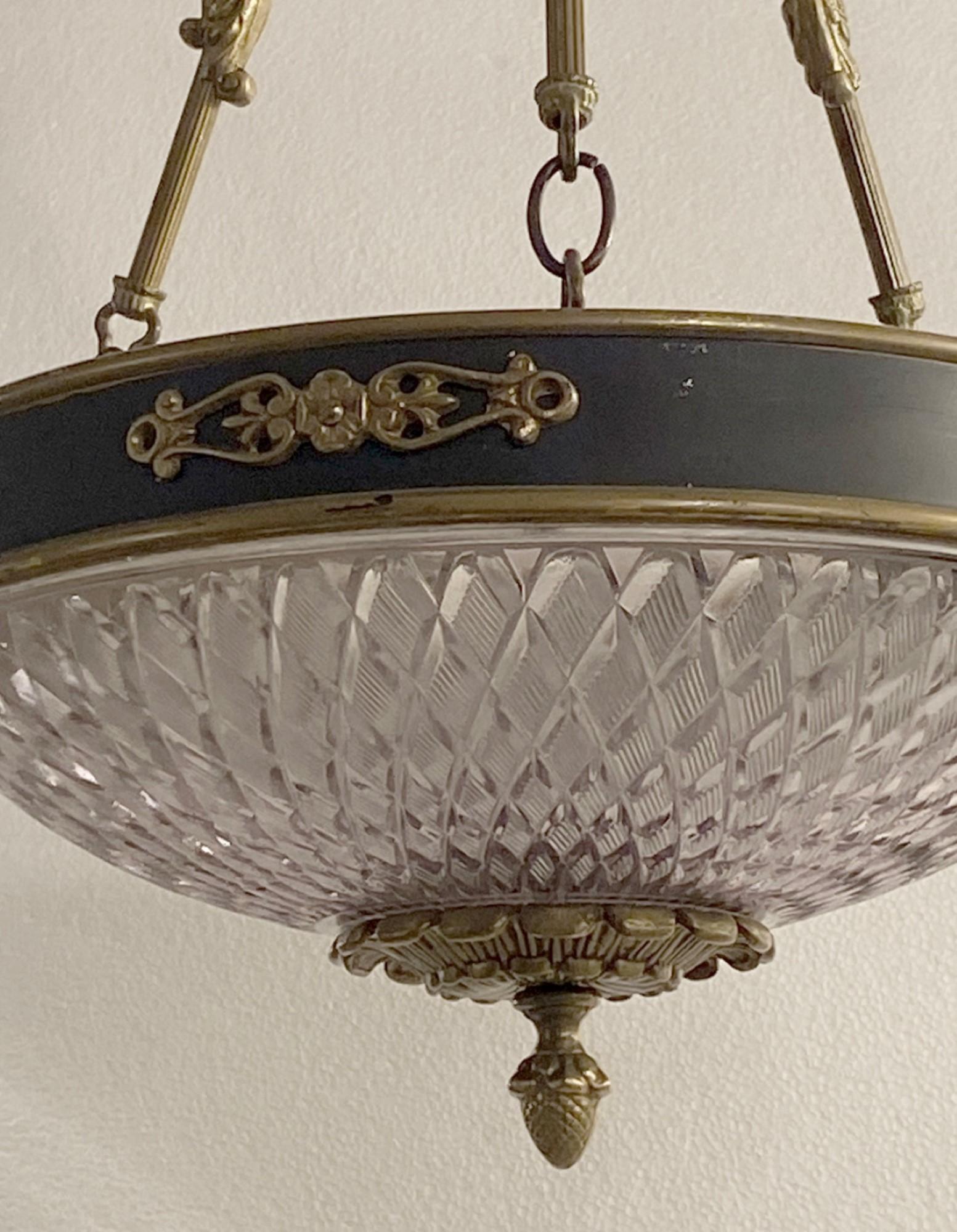 NYC Waldorf Astoria Hotel Empire Luce di vetro per piatti in bronzo in vendita 4