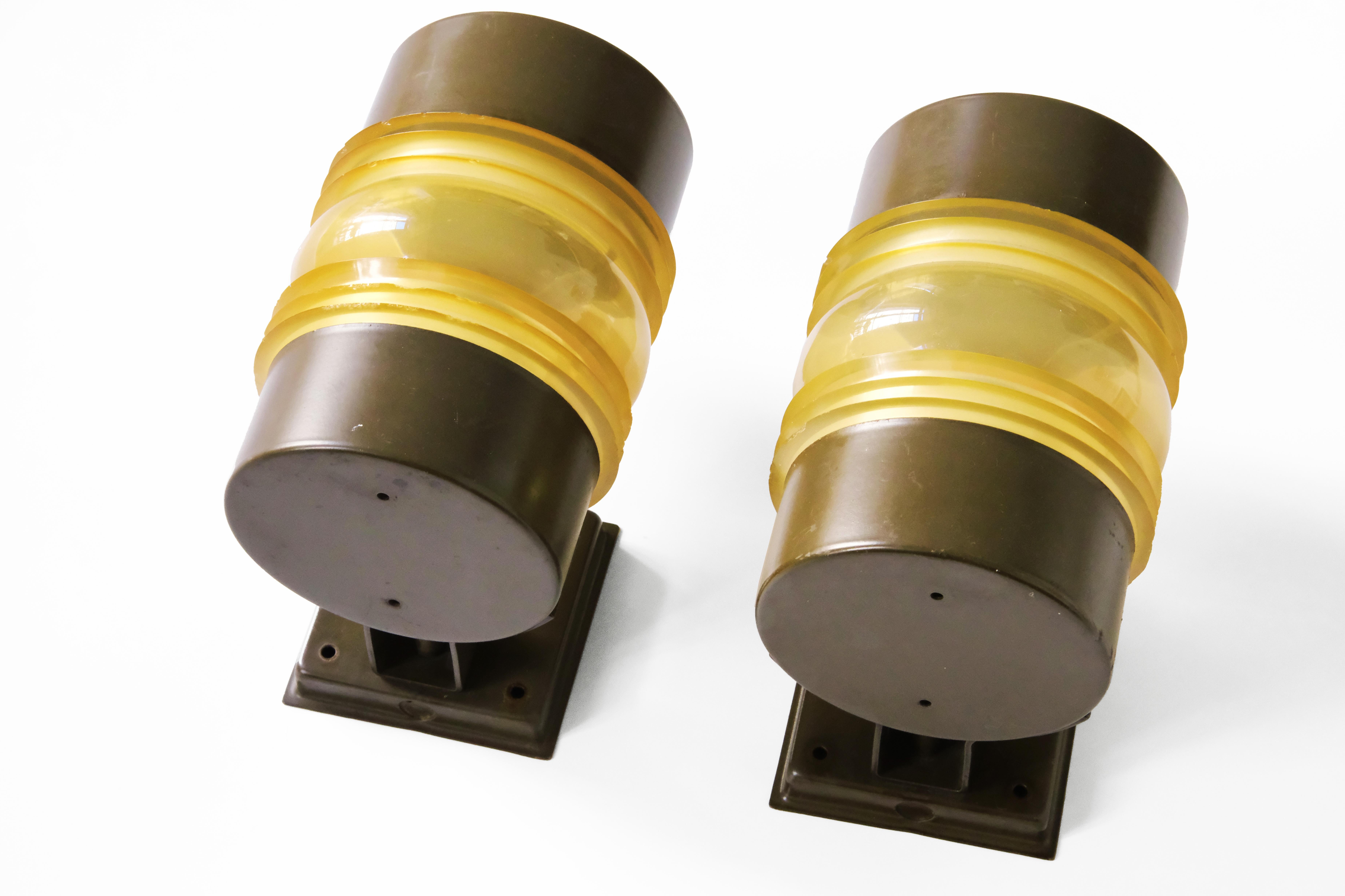 20th C. Rare Pair of Outdoor Wall sconces in Metal & Plexiglass, RAAK, 1960s For Sale 1