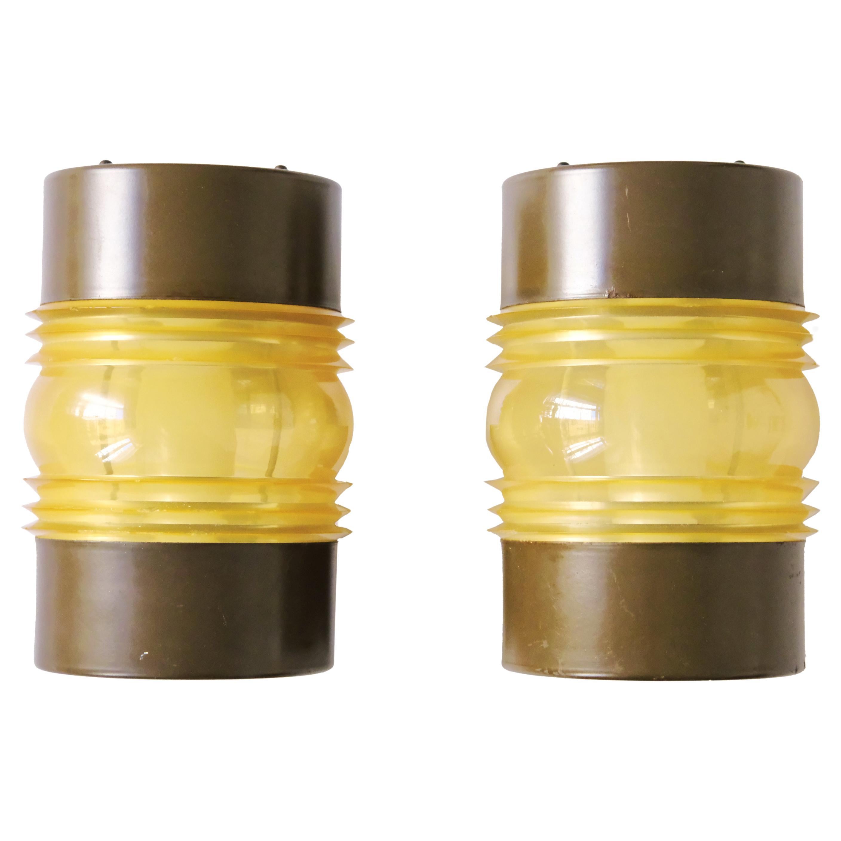 20th C. Rare Pair of Outdoor Wall sconces in Metal & Plexiglass, RAAK, 1960s For Sale