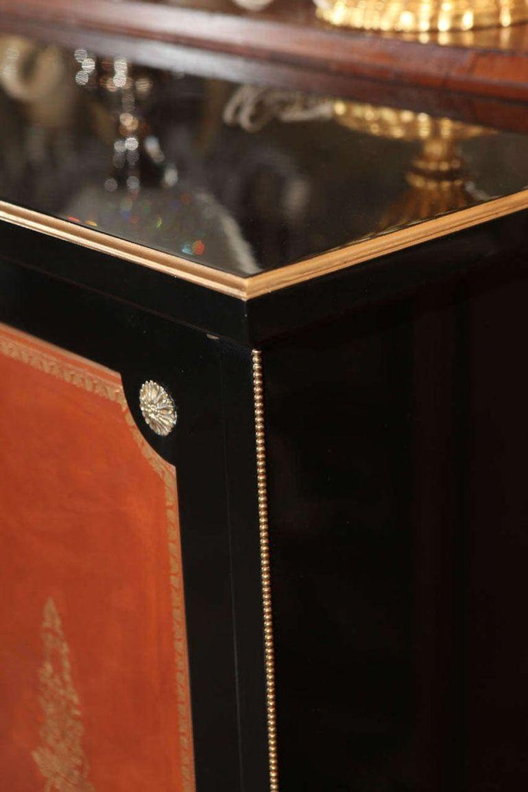Francese Credenza francese sofisticata del 20° secolo di M. I. M. in vendita