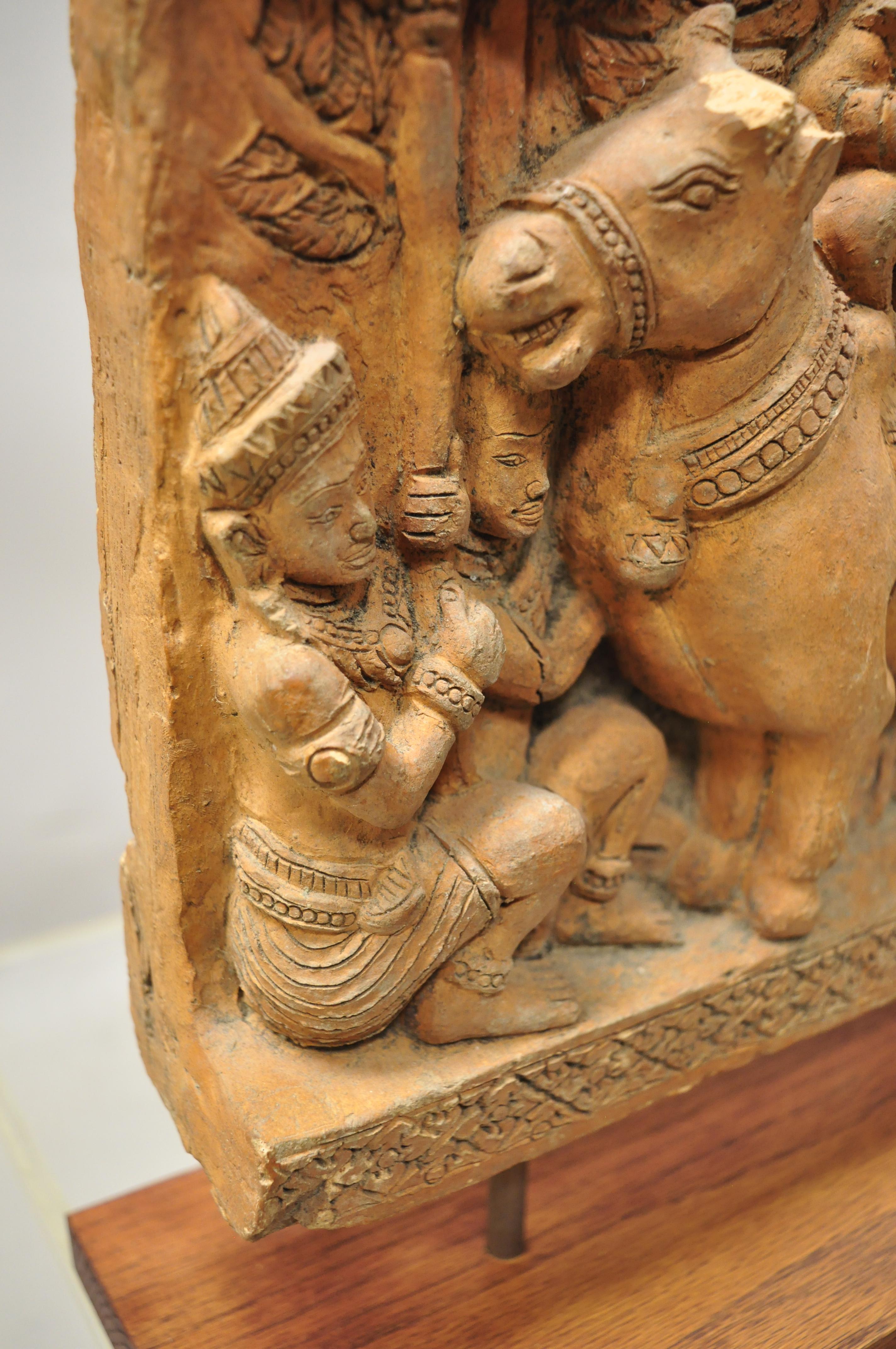 Thailändische, buddhistische, handgeschnitzte Terrakotta-Figurenskulptur-Statue aus Thailändischem Tempel im Angebot 3