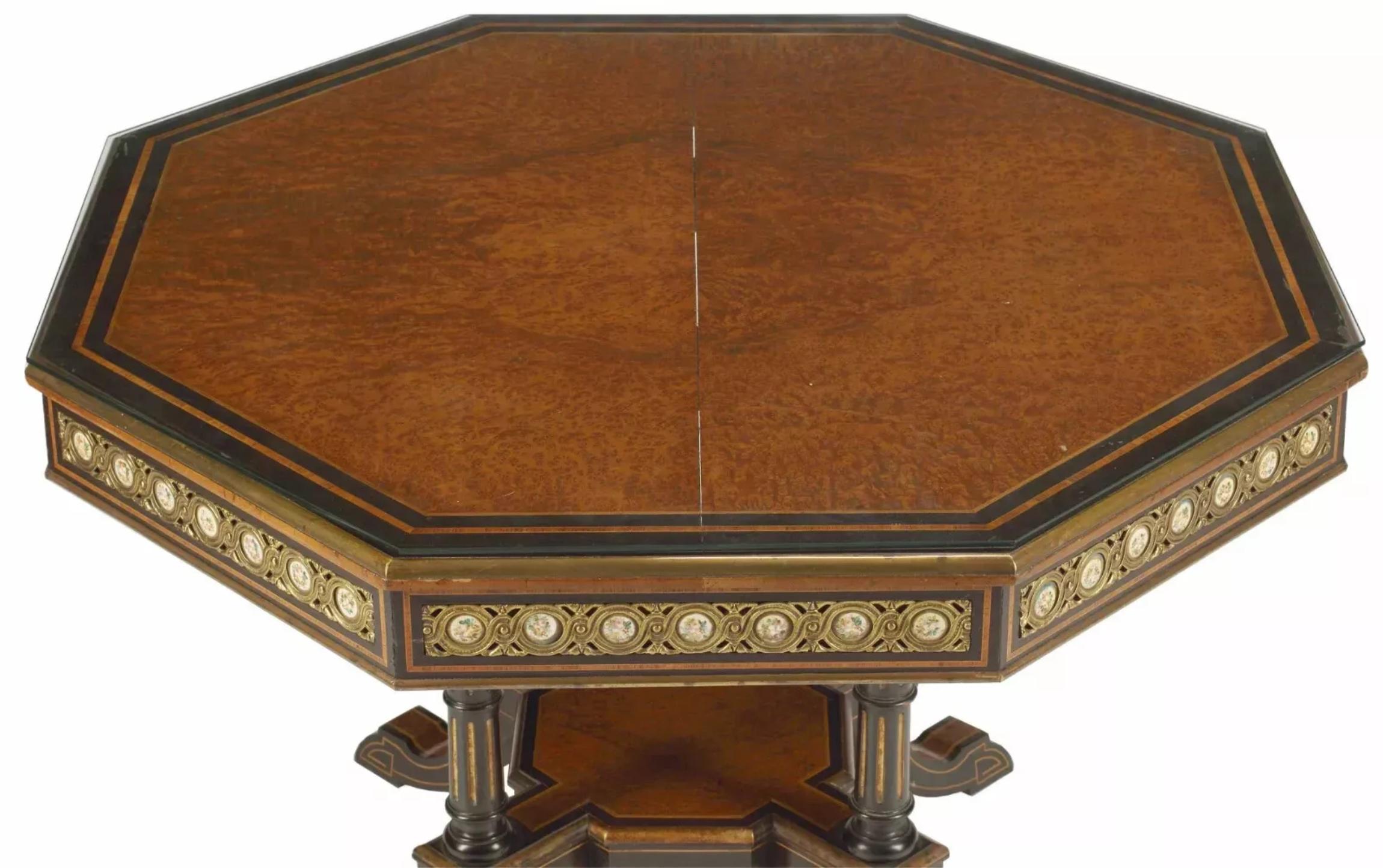 Beautiful 20th C. Vintage / Antique Burlwood & Parcel, Ebonized, Octagonal, Center Table!!

Table, Center,  Burlwood & Parcel,  Ebonized,  Octagonal, Vintage / Antique with Porcelain Roundels, 1900's 20th Century!!

Add a touch of vintage charm to