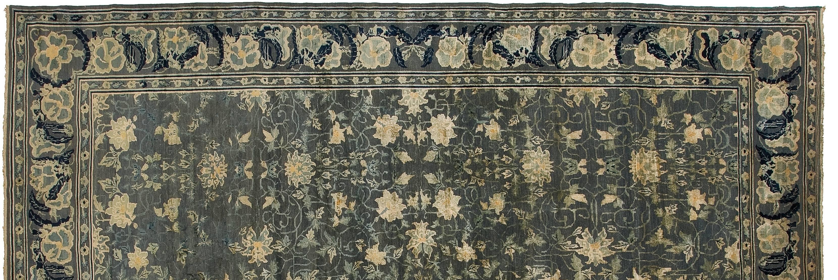 20th Century, Green Agra Rug In Excellent Condition For Sale In Milan, IT