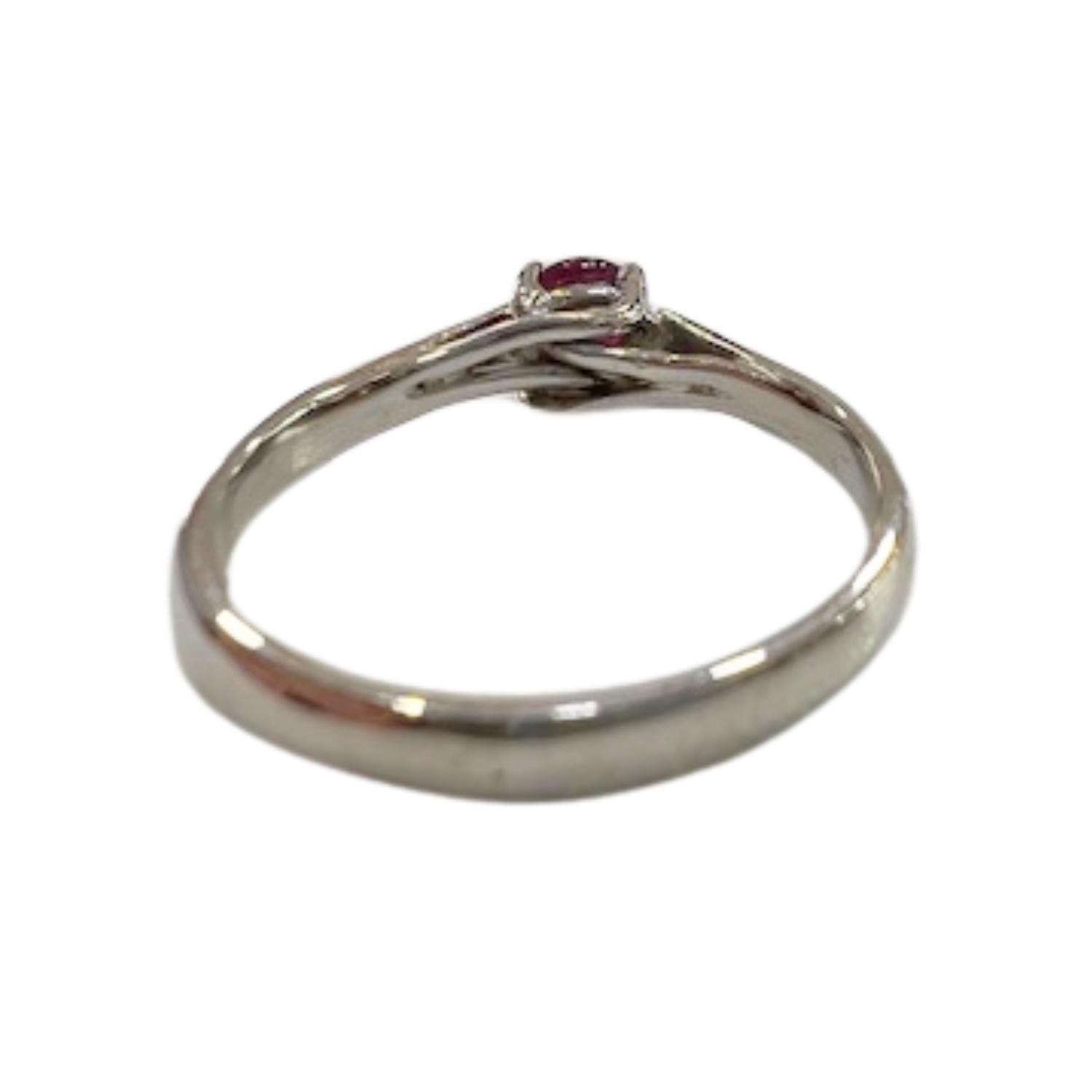 Cabochon 20th Century  0.40 ct  Ruby  18k Gold Solitaire Ring For Sale