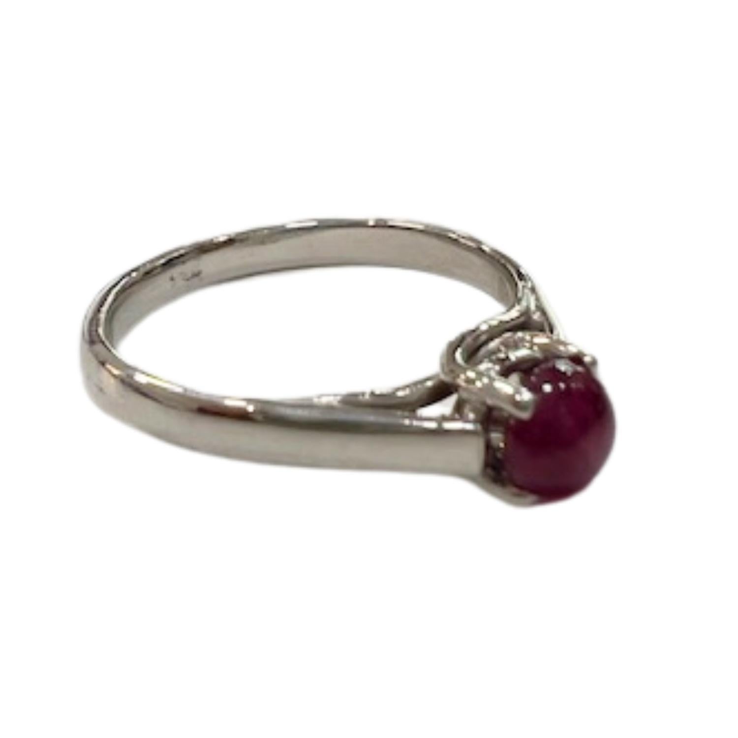 20th Century  0.40 ct  Ruby  18k Gold Solitaire Ring In Good Condition For Sale In MADRID, ES
