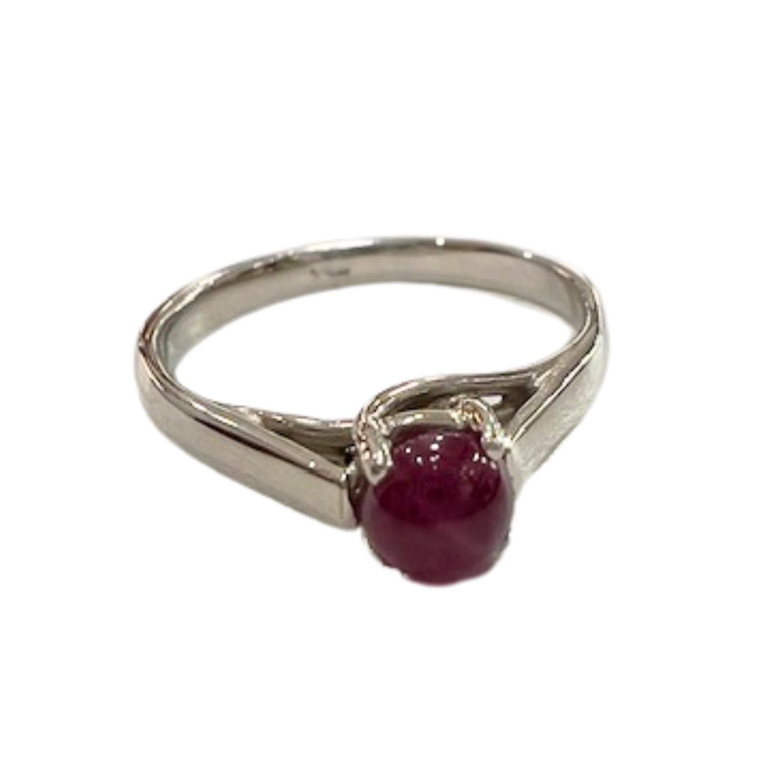 Women's 20th Century  0.40 ct  Ruby  18k Gold Solitaire Ring For Sale