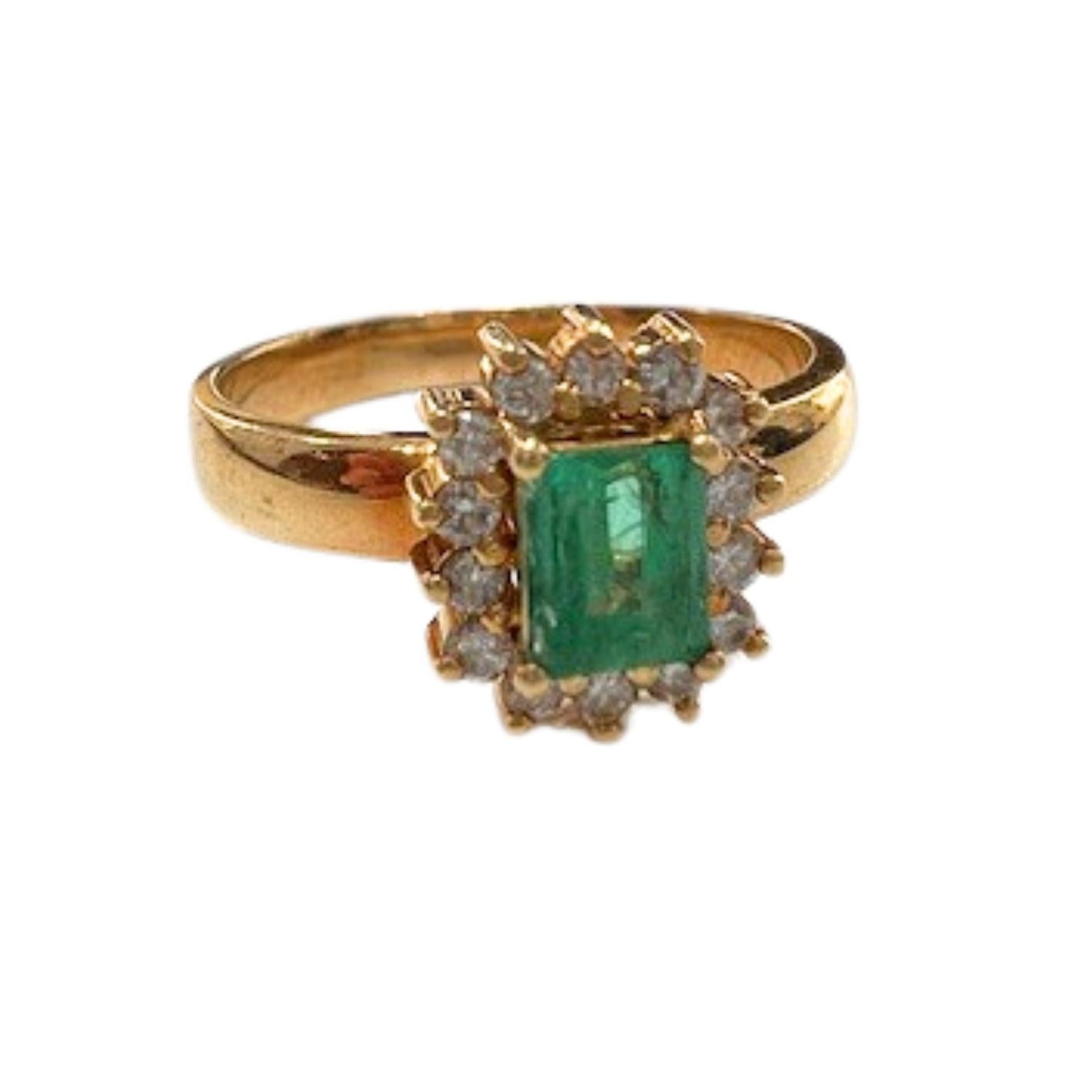 Women's 20th Century 0.50 carat Emerald  0.26 carat Diamond Cluster Ring For Sale