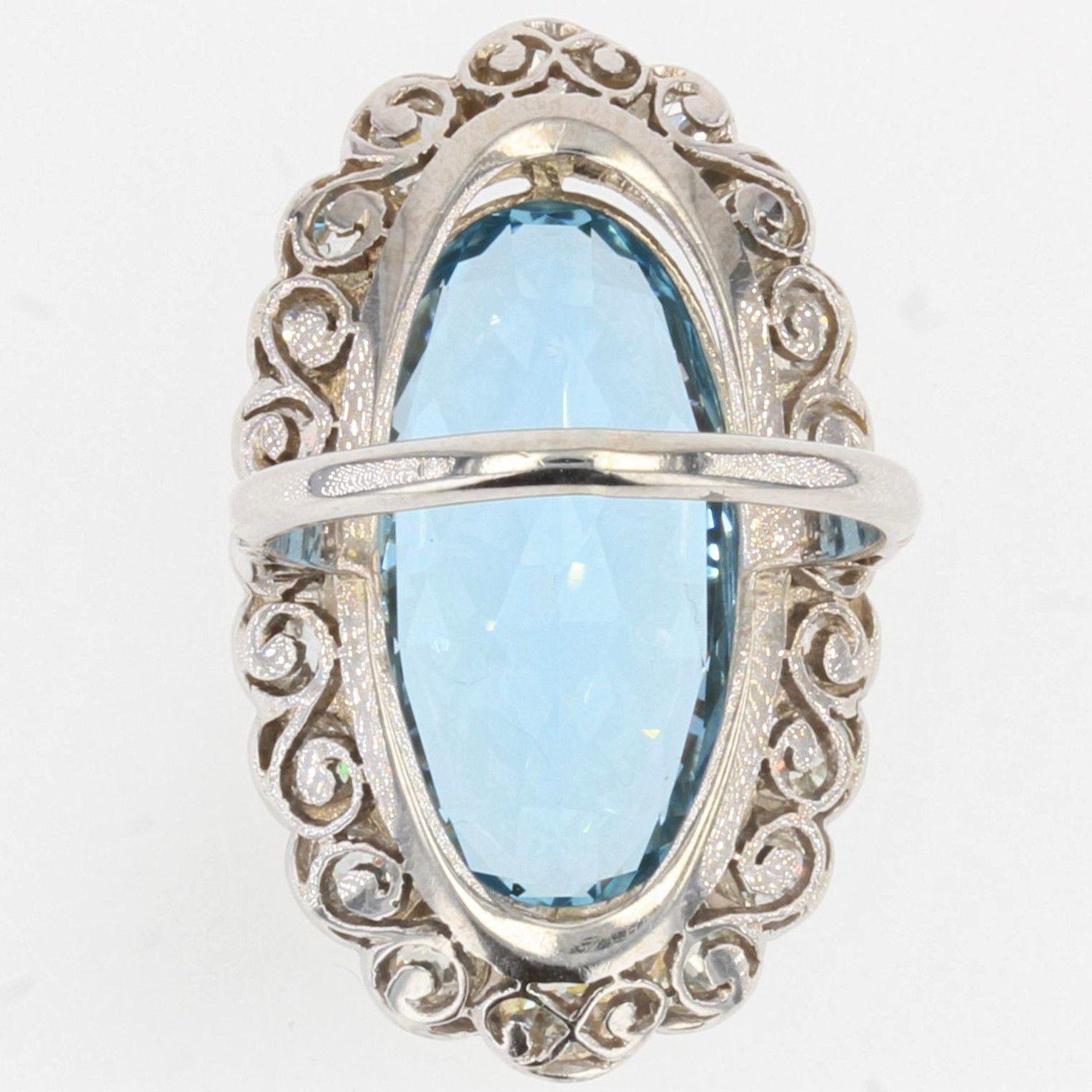 20th Century 11, 50 Carat Aquamarine Diamonds Platinum Pompadour Ring For Sale 4