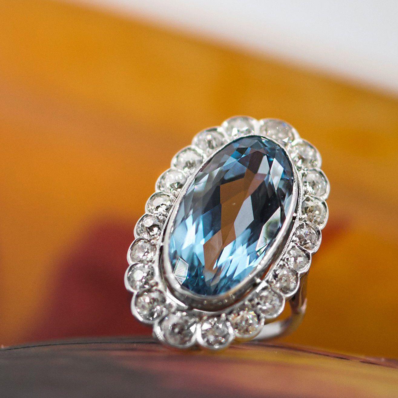 20th Century 11, 50 Carat Aquamarine Diamonds Platinum Pompadour Ring For Sale 6