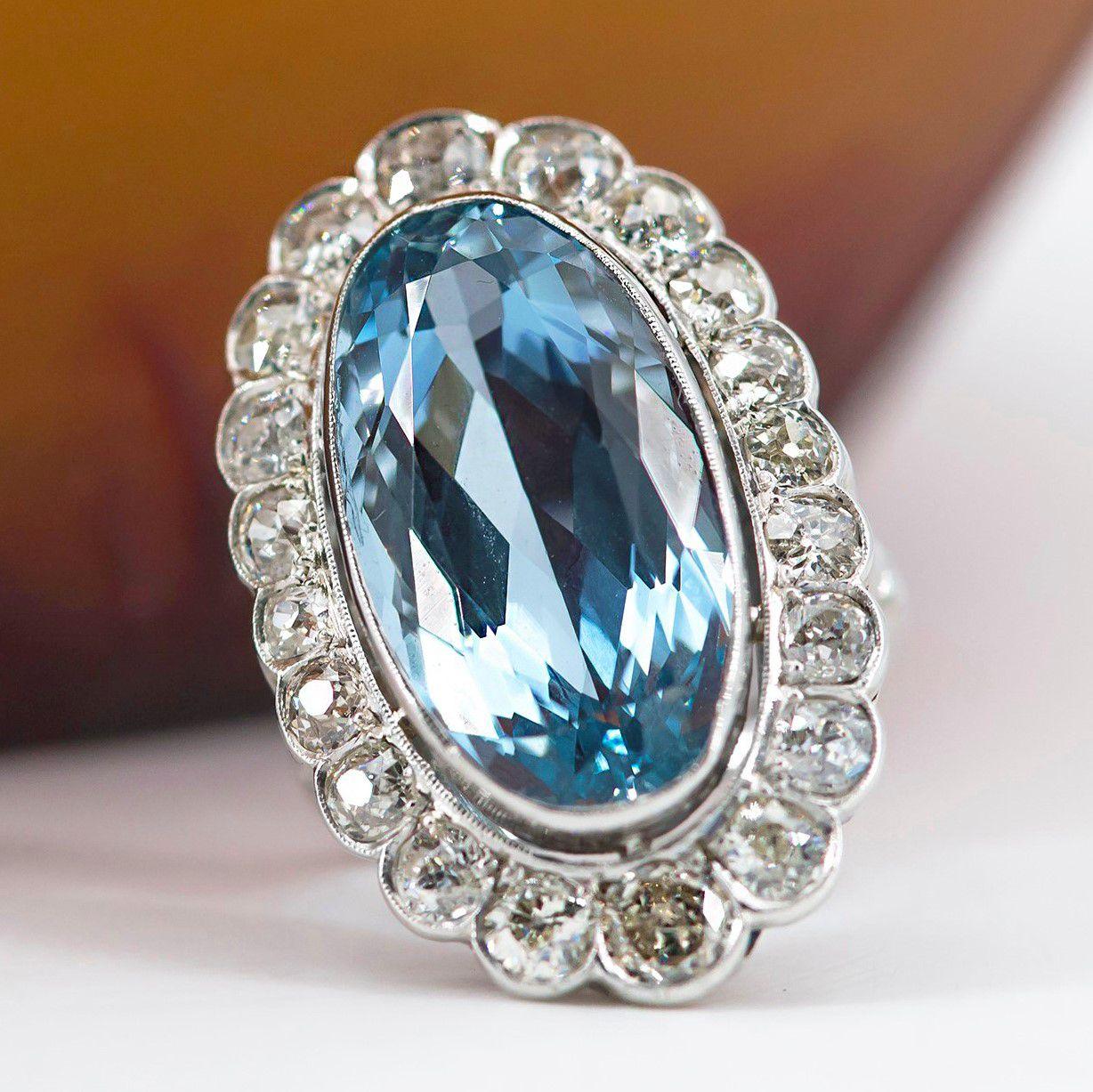 20th Century 11, 50 Carat Aquamarine Diamonds Platinum Pompadour Ring For Sale 8